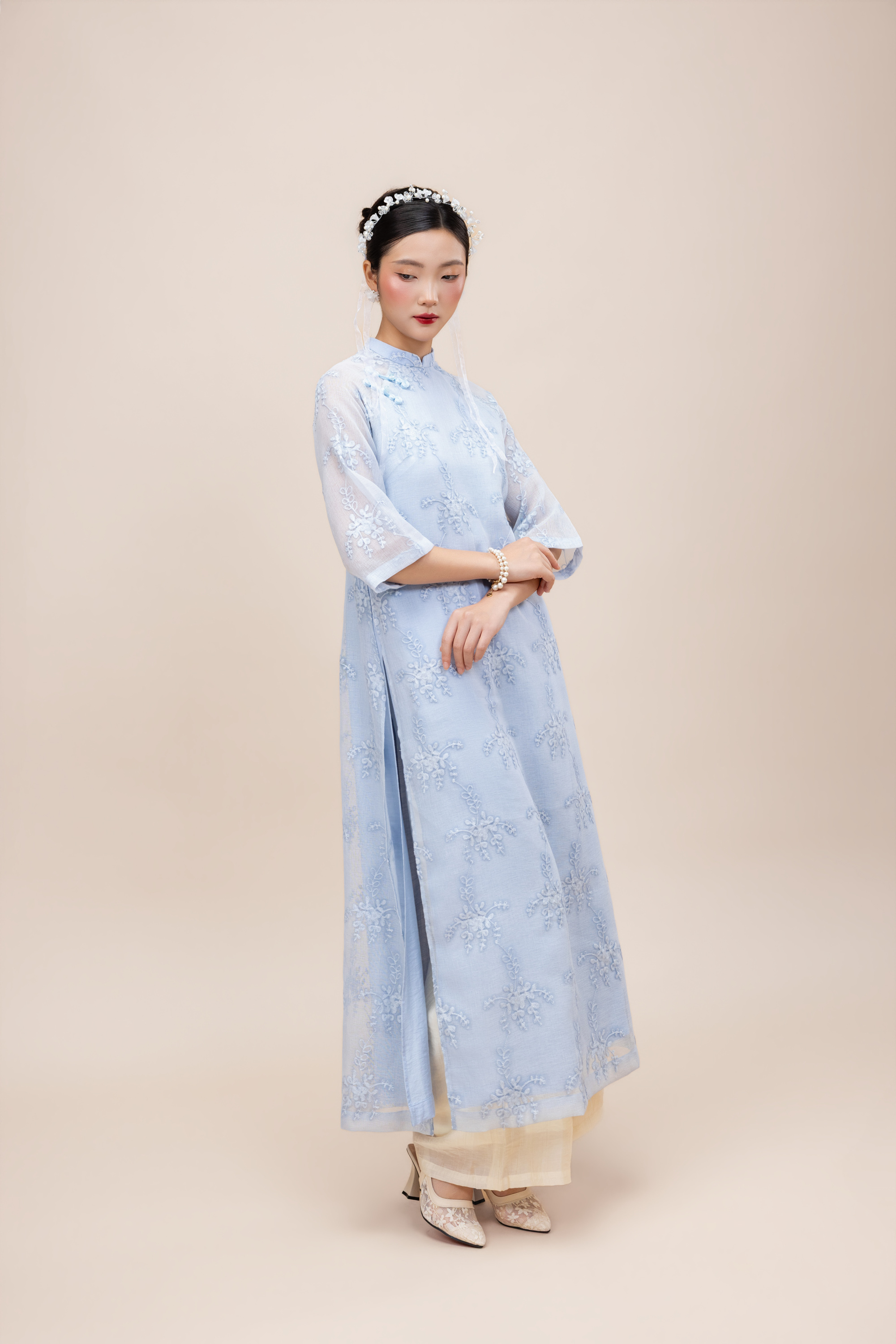 Áo Dài Cách Tân Cổ Trụ Vải Tơ Tre Lót Lụa Hàn L13946LW01