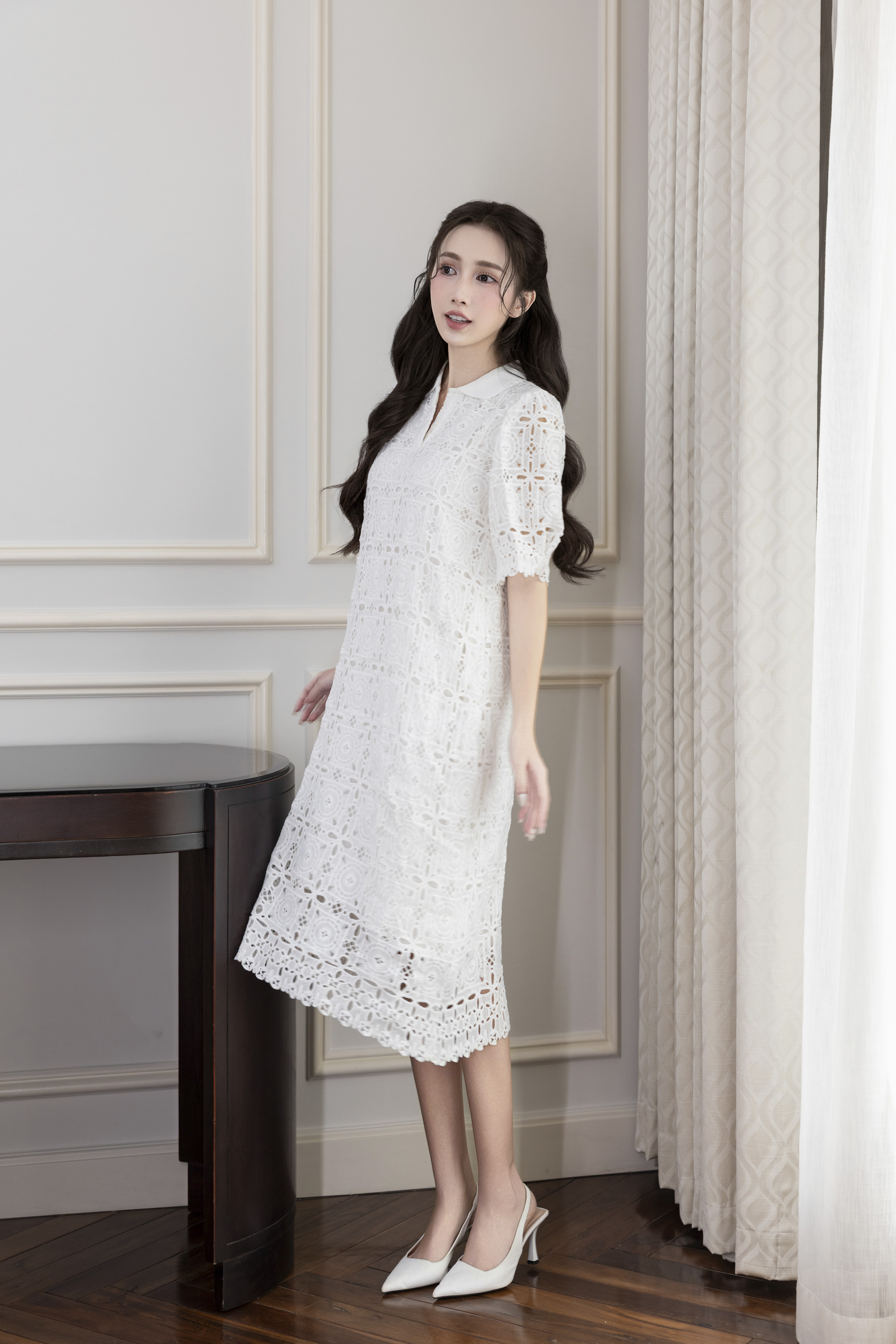 Đầm Ren Có Lót Cổ Sơ Mi Thun Swanlake - D11829LW01