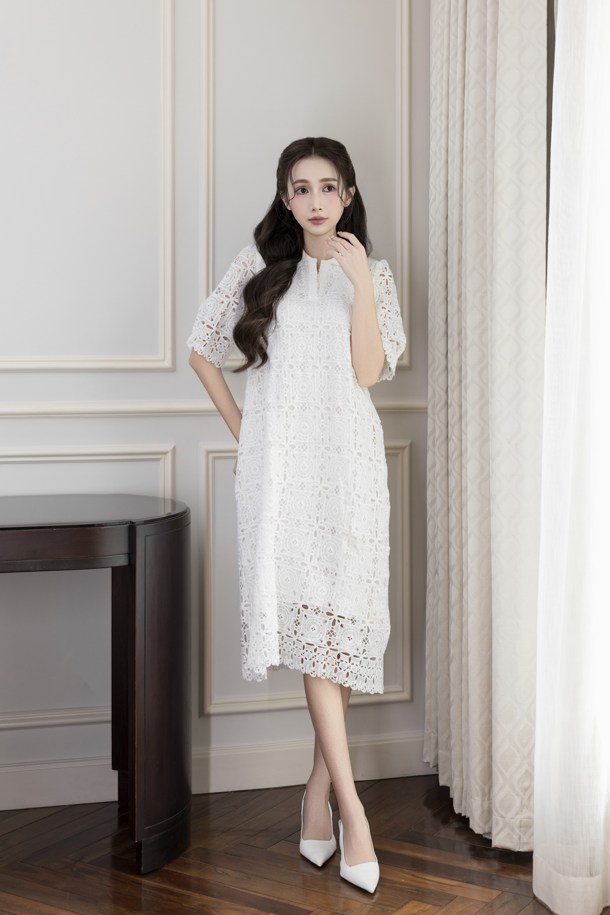 Đầm Ren Có Lót Cổ Sơ Mi Thun Swanlake - D11829LW01