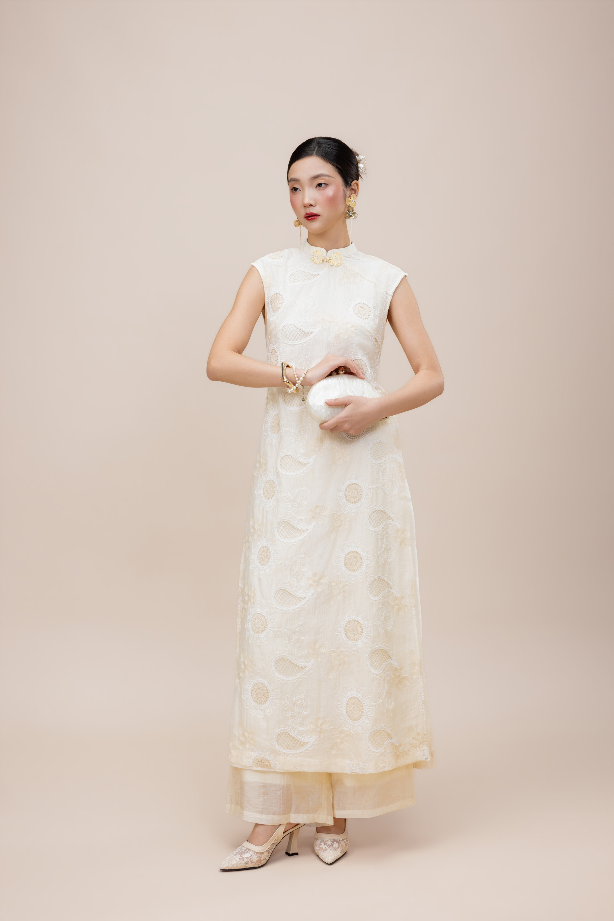 Áo Dài Cách Tân Nữ Cổ Tàu Xốp Hàn Thêu Hoa L13943LW01