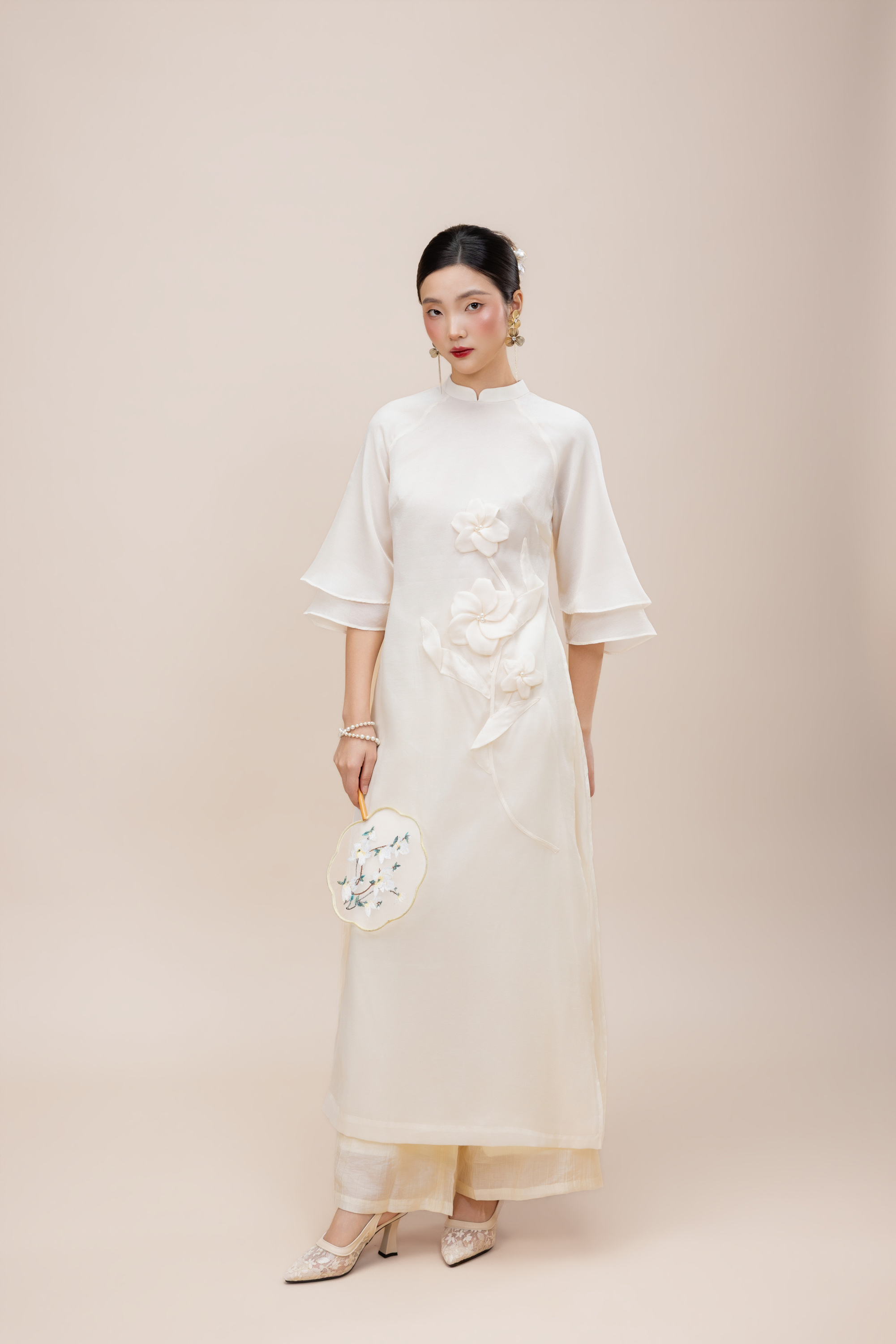 Áo Dài Cách Tân Vải Tơ Ánh Kim Đính Hoa 3D L13982LW01