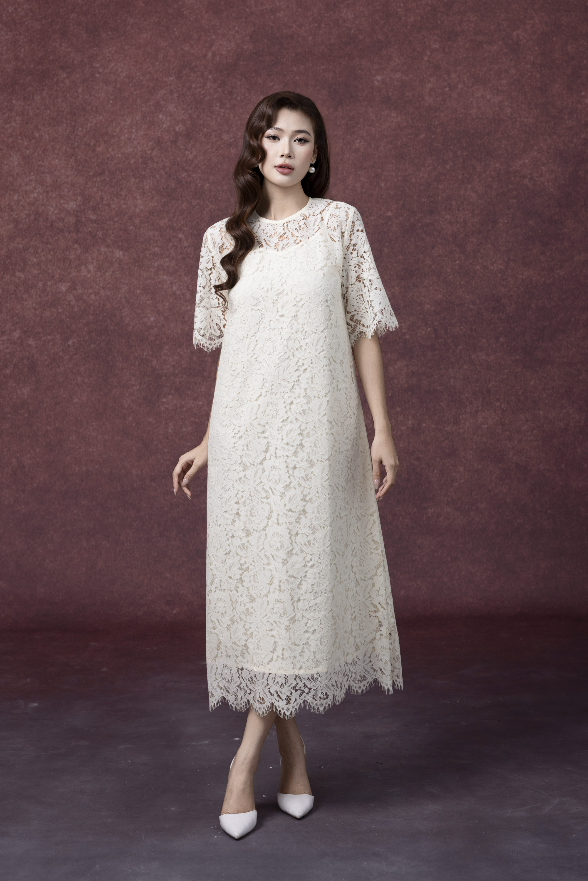 SWANLAKE | Váy Đầm Nữ Maxi Suông Vải Phối Ren Thêu Hoa 2 Lớp Cổ Tròn Tay Lỡ Sang Trọng D13317LW01