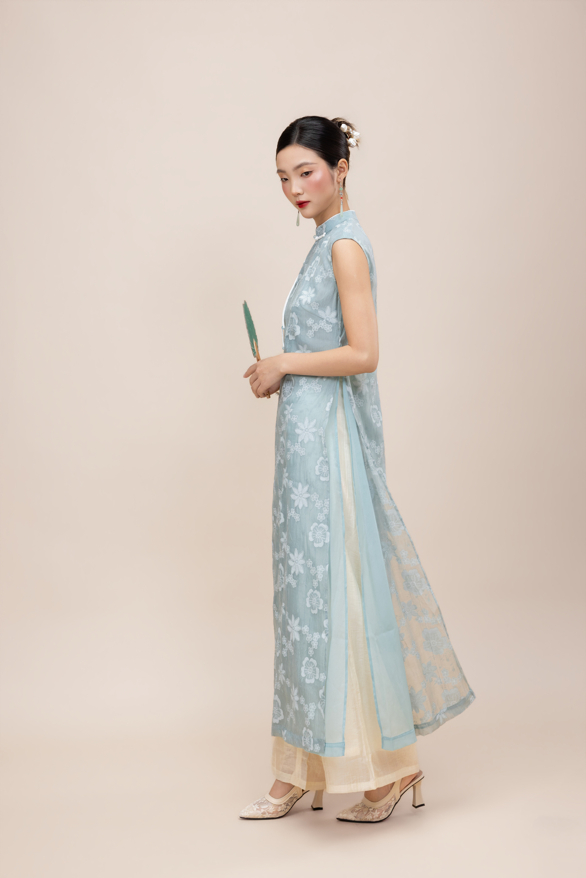Áo Dài Cách Tân Chất Tơ Thêu Hoa L14127LW01