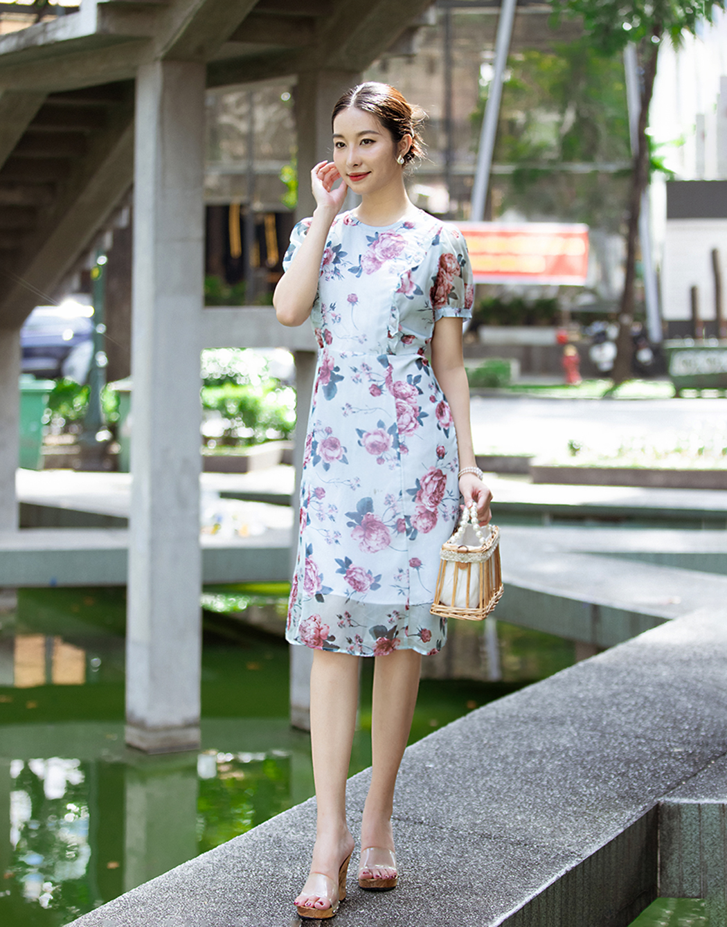 Đầm nữ thời trang mặc đi chơi chất gấm cổ vuông tay phồng ngắn phối nút  trước có mút váy maxi xoè bánh bèo | Shopee Việt Nam