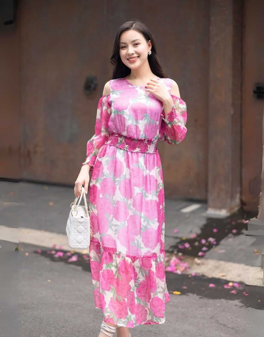 Đầm Maxi Nhún Eo Khoét Vai Vải Voal Swanlake - D10876LW02