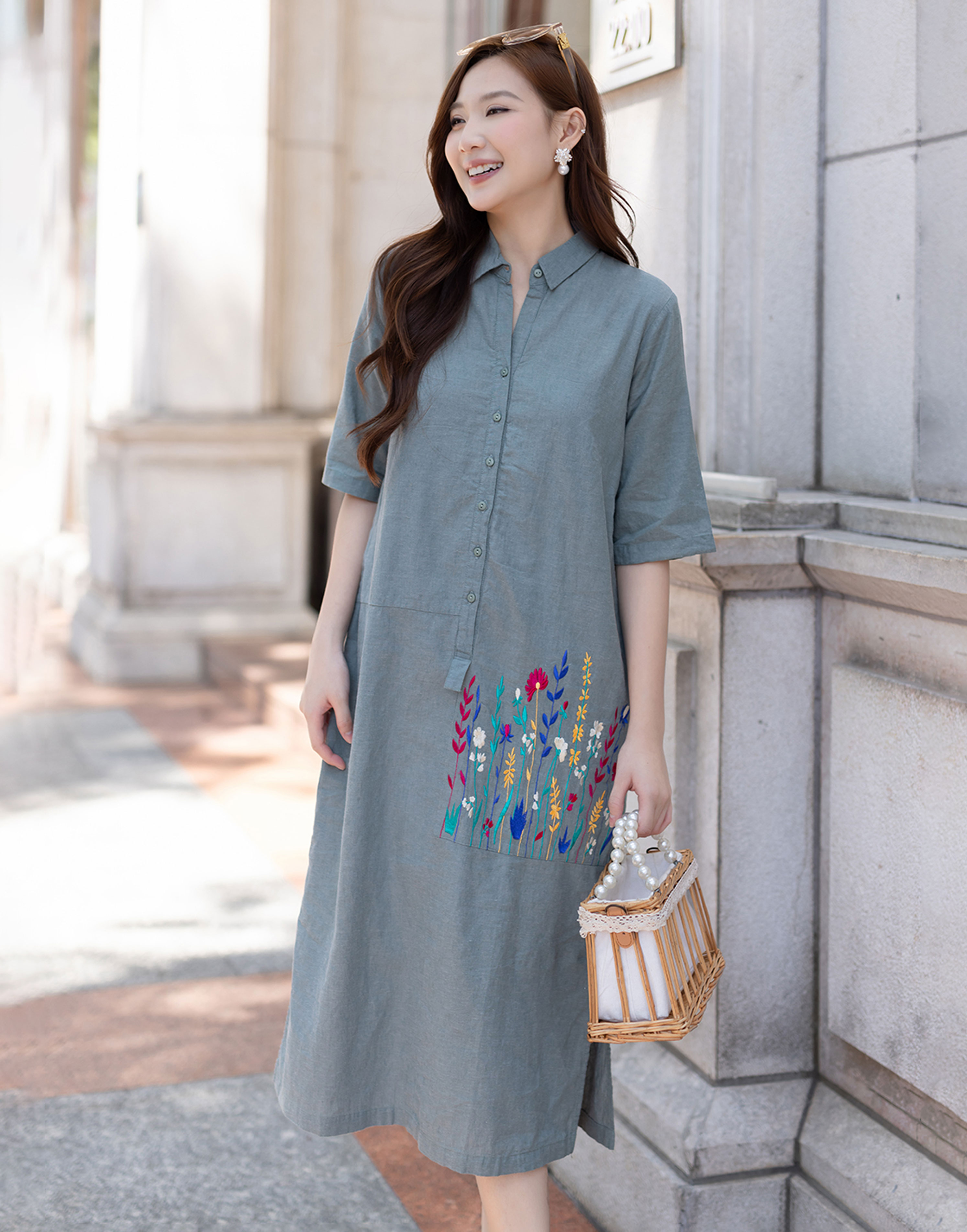 Đầm Sơ Mi Thêu Swanlake - D11297LW04