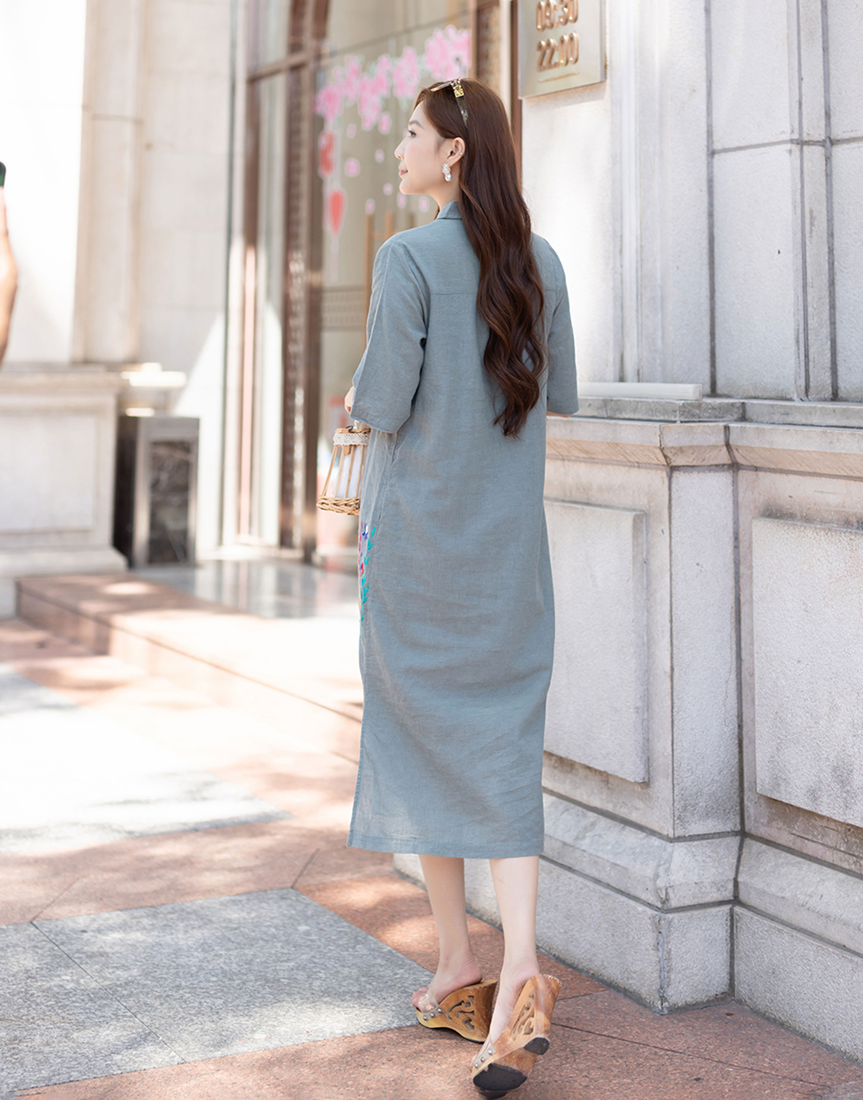 Đầm Sơ Mi Thêu Swanlake - D11297LW04