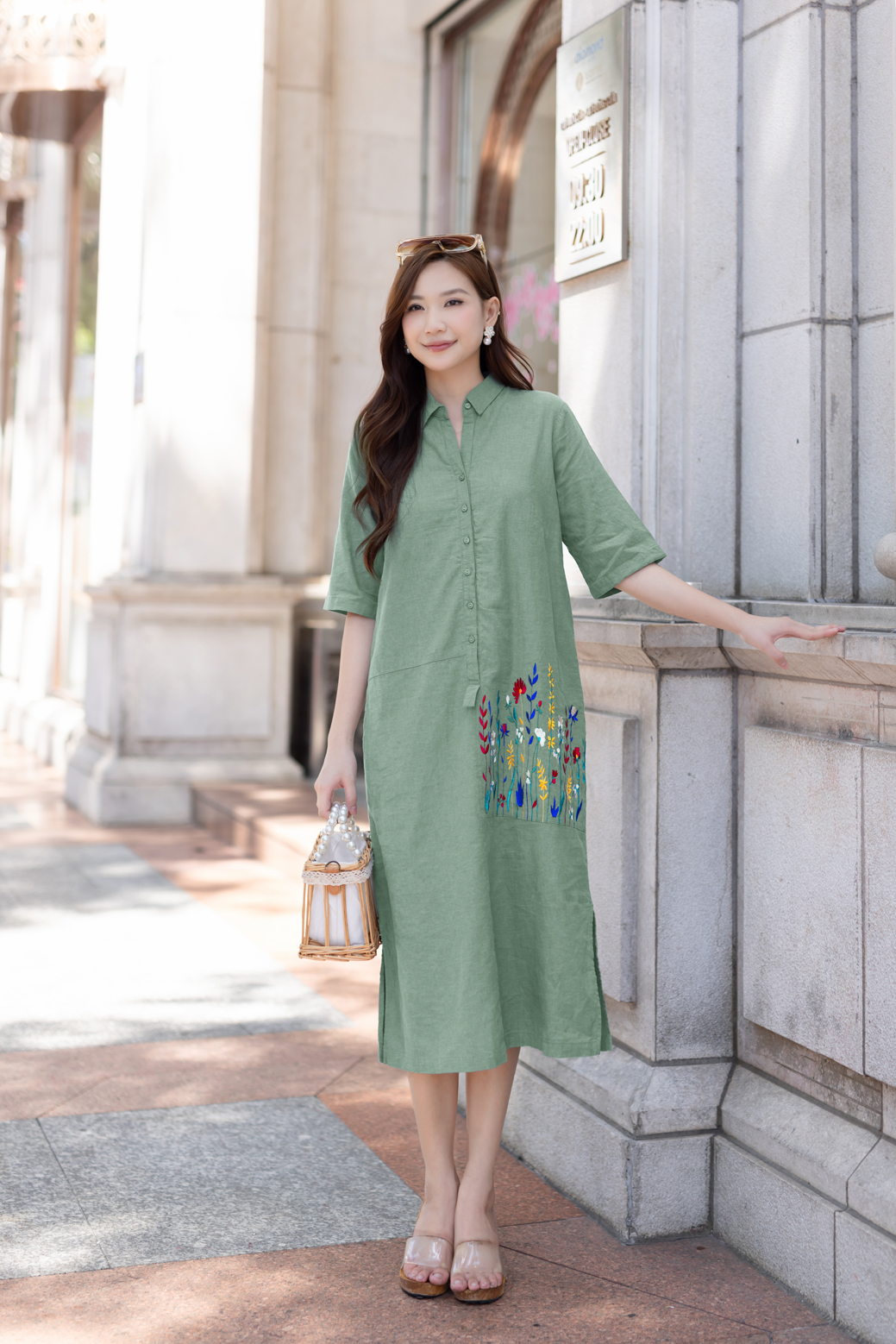 Đầm Sơ Mi Thêu Swanlake - D11297LW04