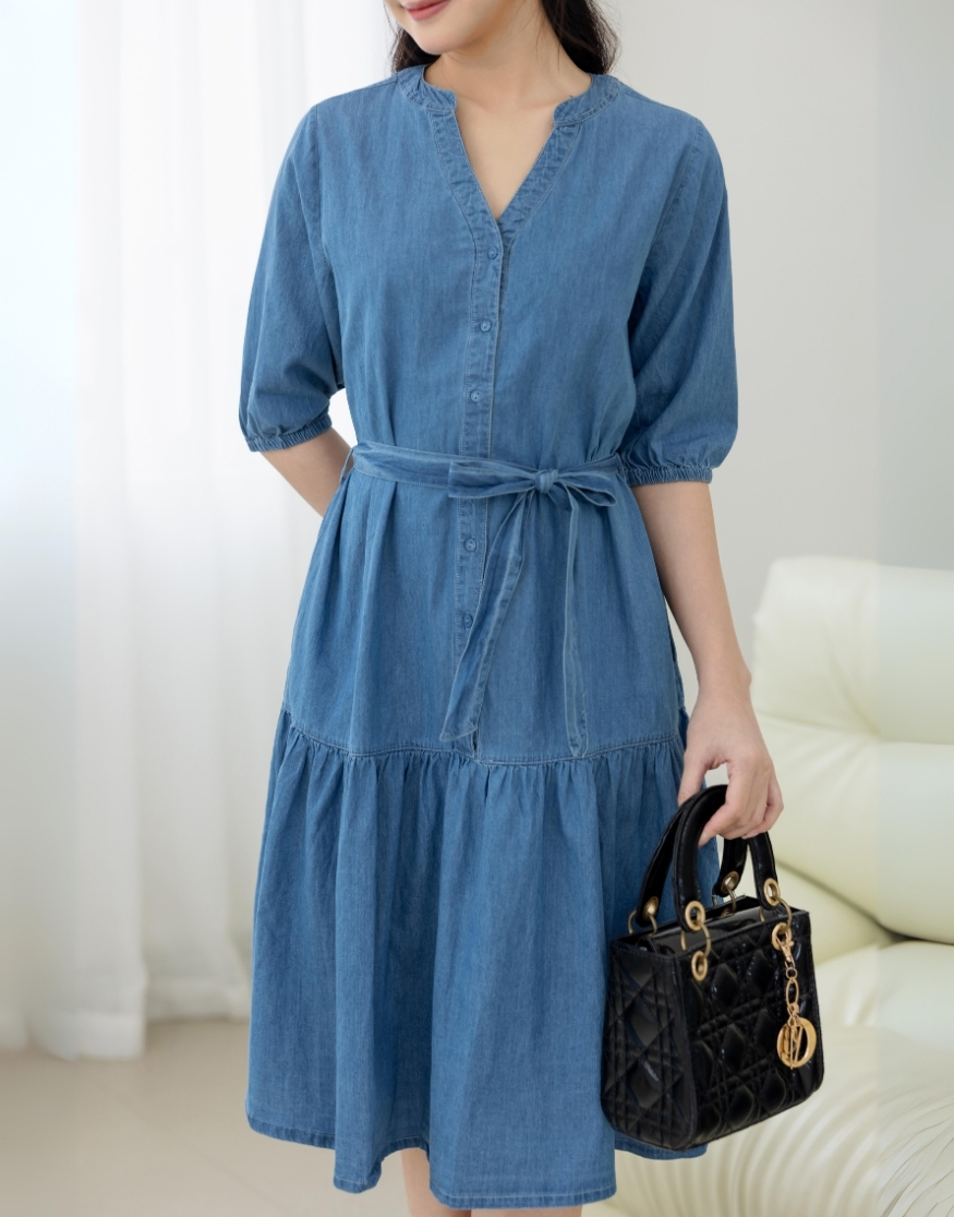 Đầm Jean Wash Cột Dây Phom A Xoè Cổ Trụ - D11609LW01