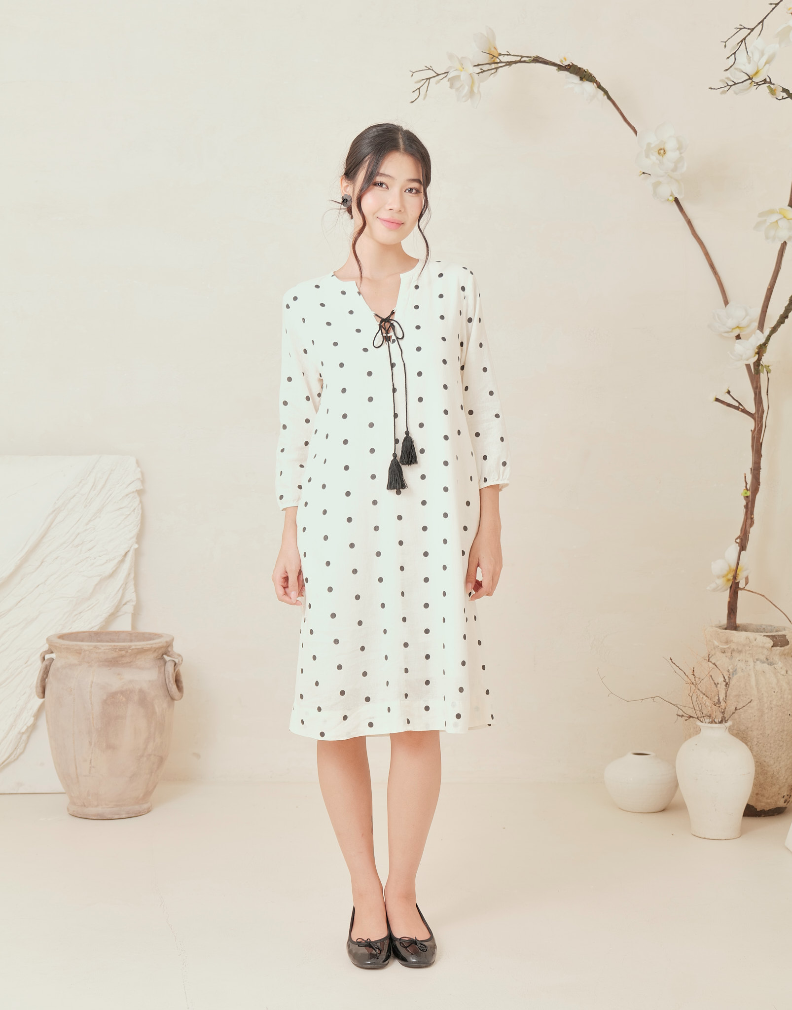 Đầm Tay Lỡ Đan Dây Trước Ngực Chất Liệu Linen Swanlake - D11891LW01