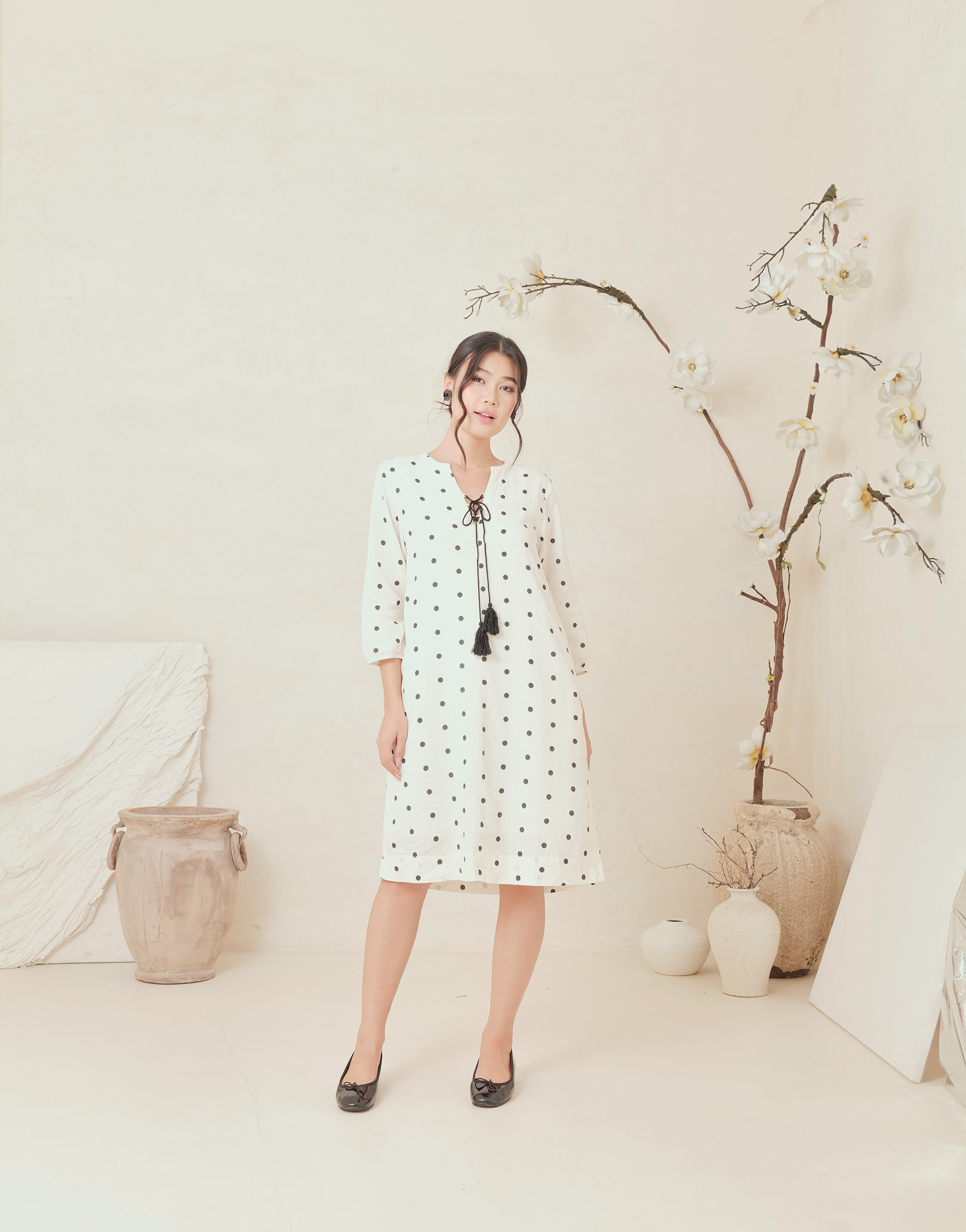 Đầm Tay Lỡ Đan Dây Trước Ngực Chất Liệu Linen Swanlake - D11891LW01