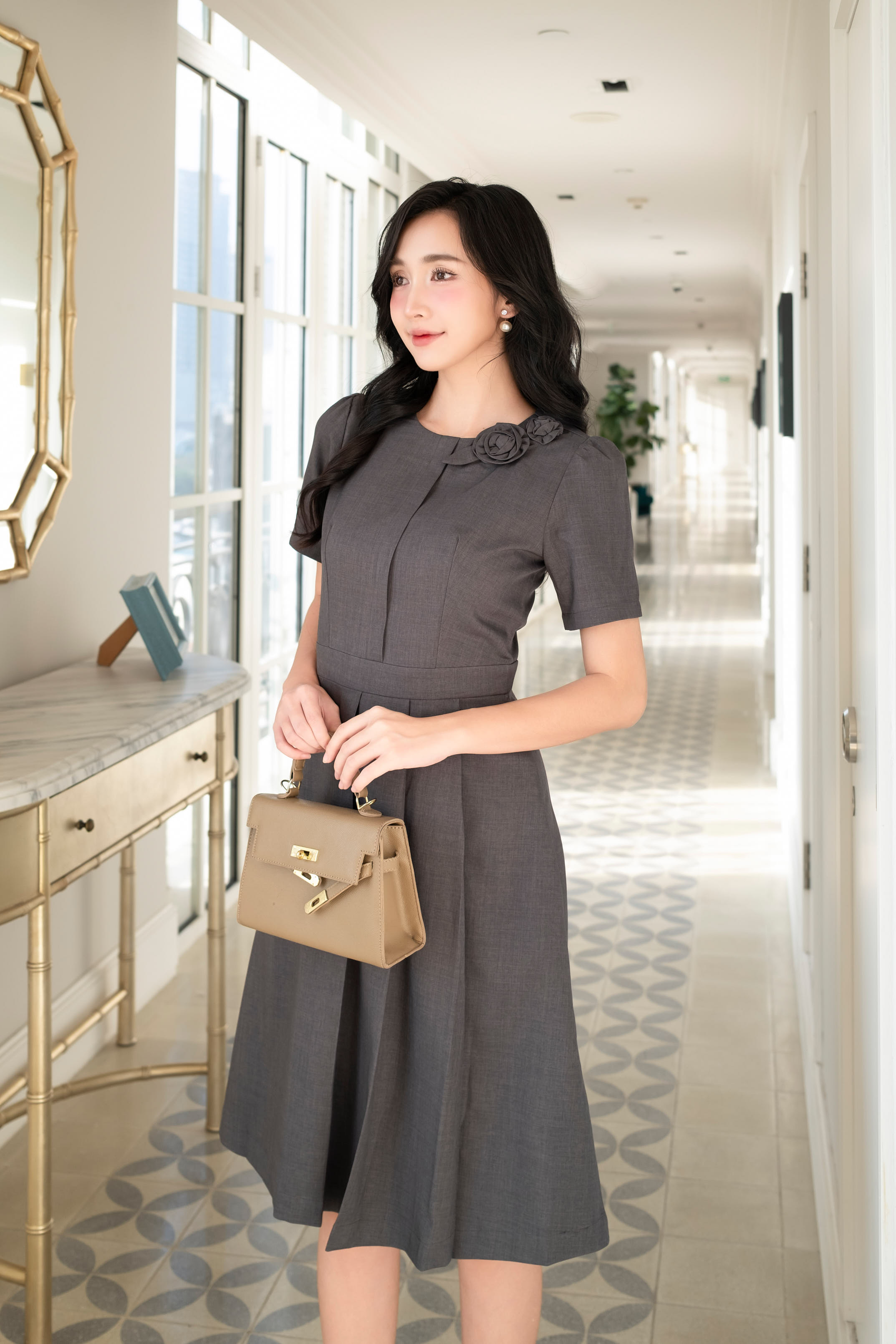 Đầm Sếp Ly Đính Hoa Chất Liệu Bố Gân Hàn Swanlake - D12083LW01