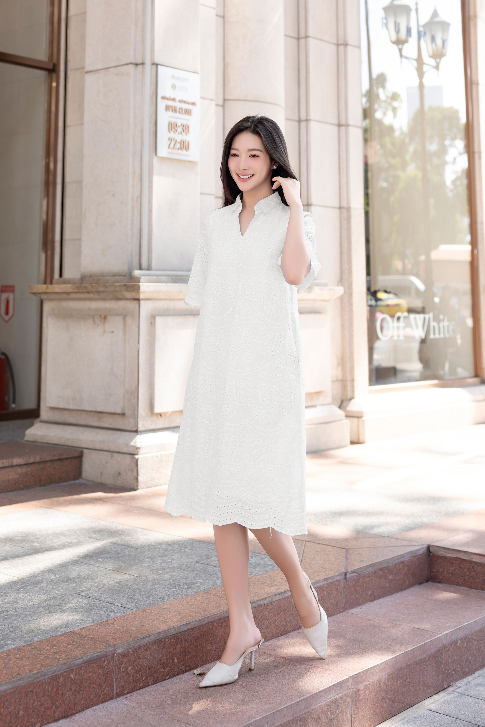 Đầm Sơ Mi Phom Suông Tay Ngắn Chất Liệu Cotton thêu Swanlake - D12320LW01