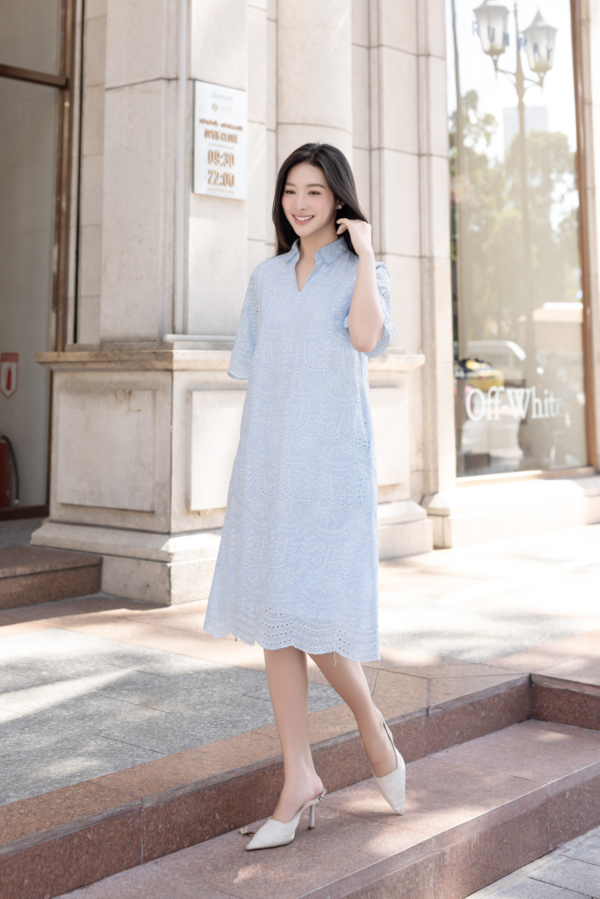 Đầm Sơ Mi Phom Suông Tay Ngắn Chất Liệu Cotton thêu Swanlake - D12320LW01