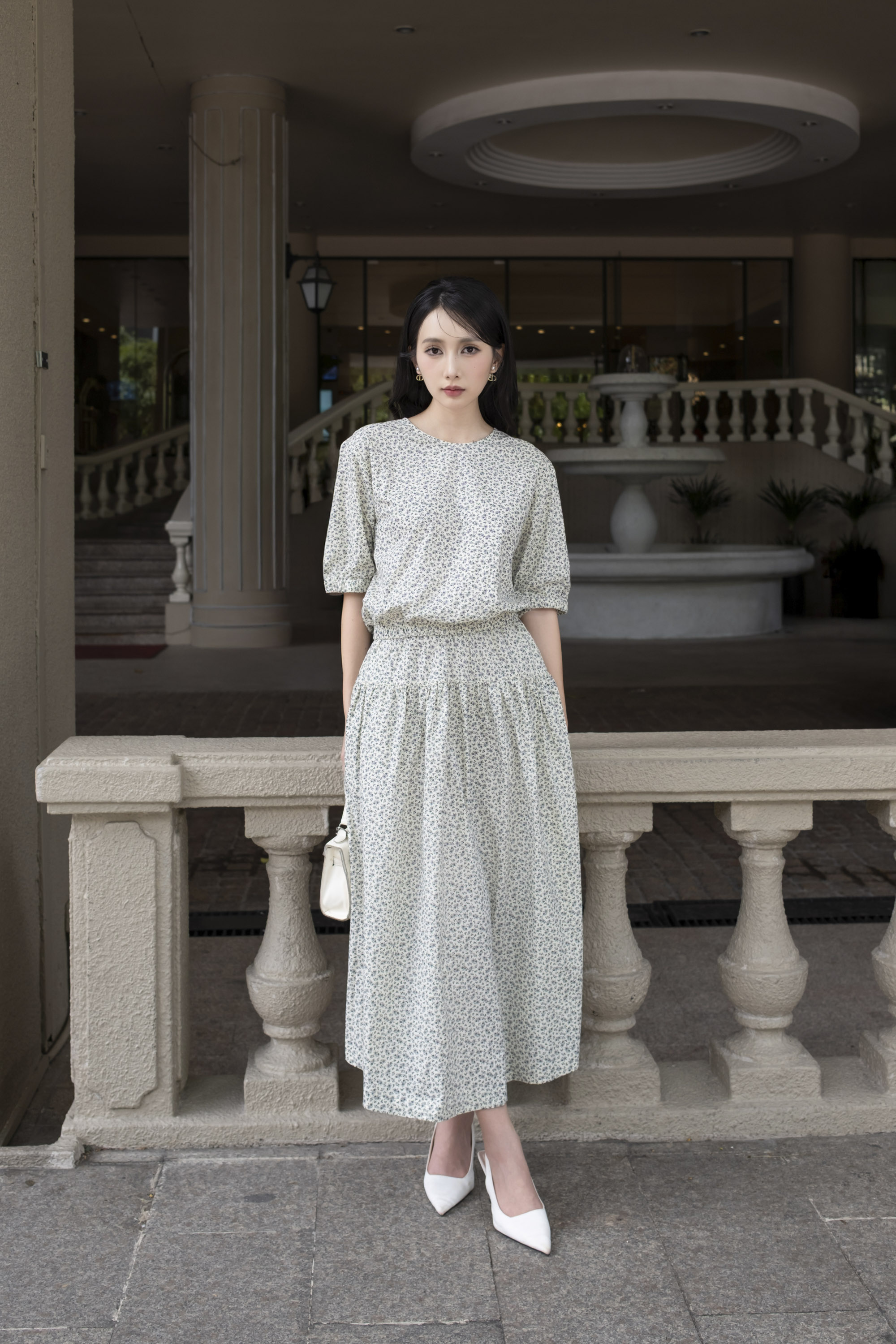 SWANLAKE | Set Bộ Nữ Hoa Nhí Áo Tay Lỡ Nhún Bo Chun Chân Váy Maxi Cạp Cao Xếp Ly Lưng Thun B12995LW01