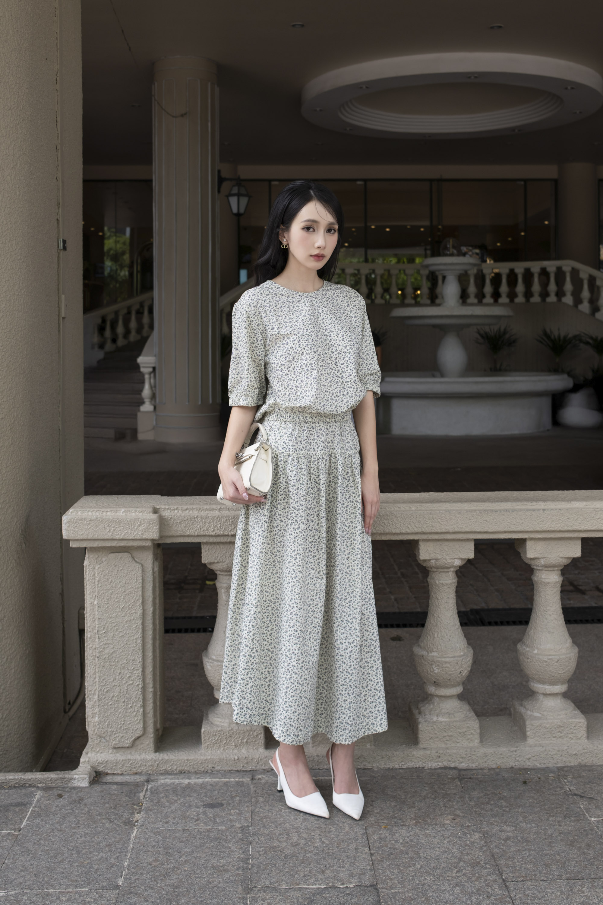 SWANLAKE | Set Bộ Nữ Hoa Nhí Áo Tay Lỡ Nhún Bo Chun Chân Váy Maxi Cạp Cao Xếp Ly Lưng Thun B12995LW01