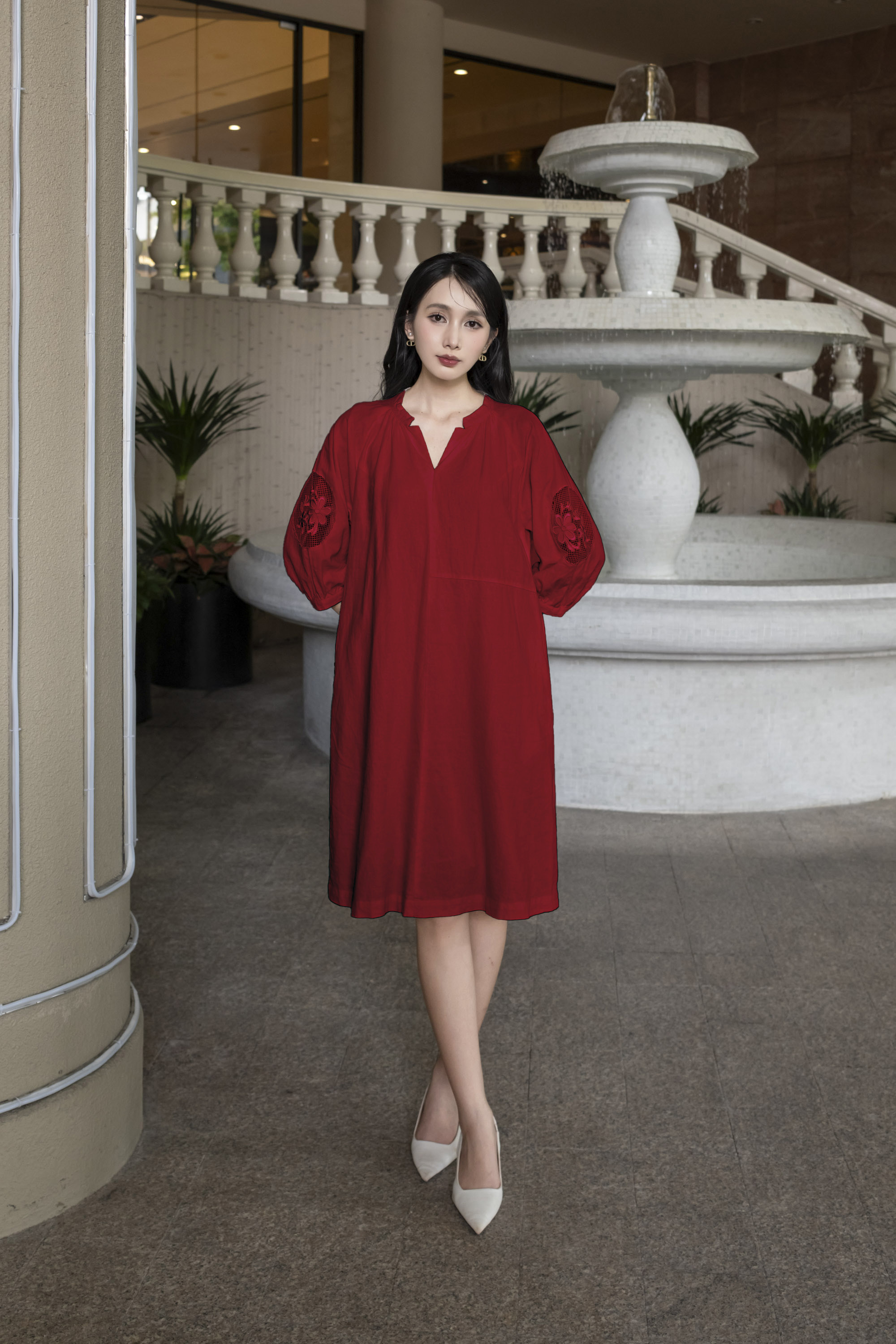 SWANLAKE | Váy Đầm Nữ Suông Tay Lỡ Thêu Hoa Phối Lưới Vải Linen Cổ Trụ Xẻ Có Túi Công Sở D12786LW01