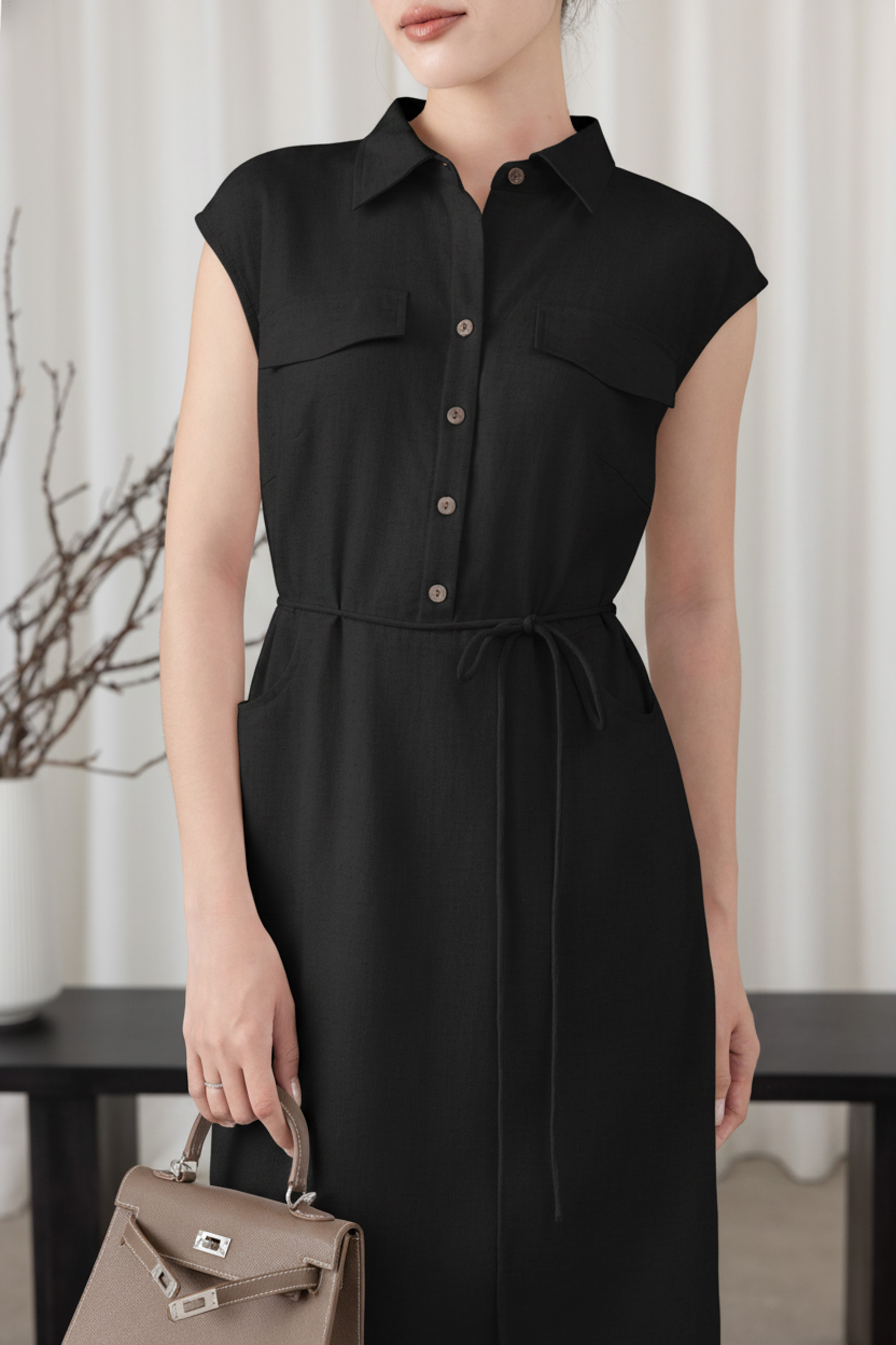 SWANLAKE | Váy Đầm Nữ Suông Vải Linen Cổ Sơ Mi Cài Nút Tay Hến Có Túi Dây Thắt Eo Công Sở D13644LW01