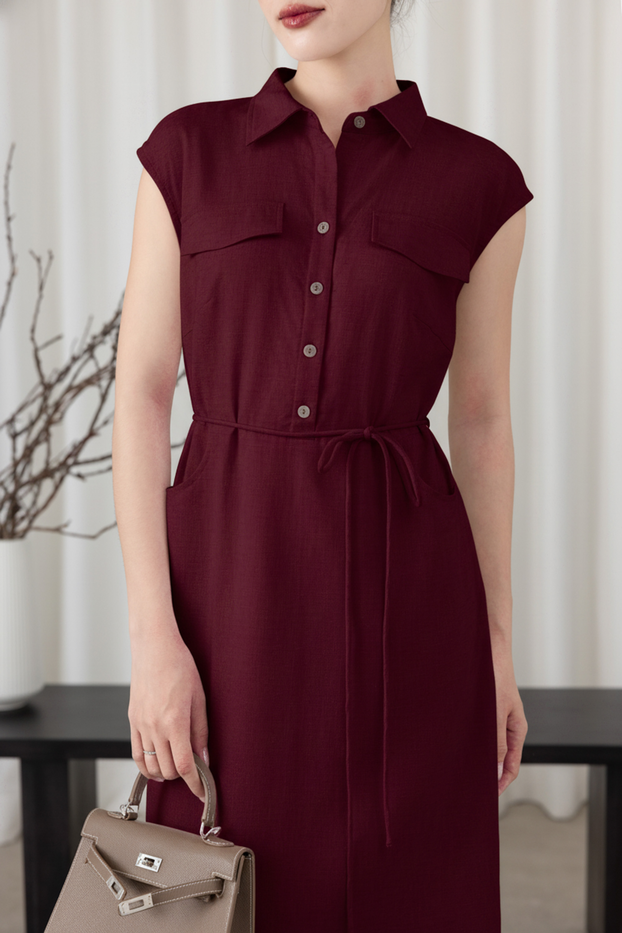 SWANLAKE | Váy Đầm Nữ Suông Vải Linen Cổ Sơ Mi Cài Nút Tay Hến Có Túi Dây Thắt Eo Công Sở D13644LW01