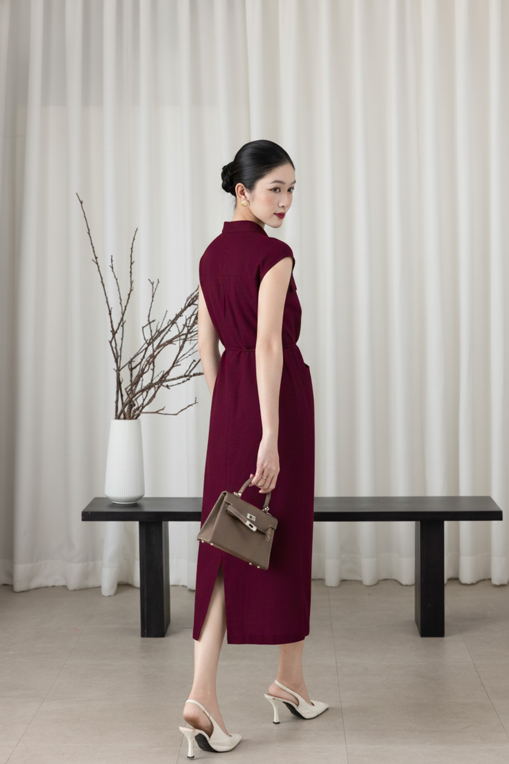 SWANLAKE | Váy Đầm Nữ Suông Vải Linen Cổ Sơ Mi Cài Nút Tay Hến Có Túi Dây Thắt Eo Công Sở D13644LW01