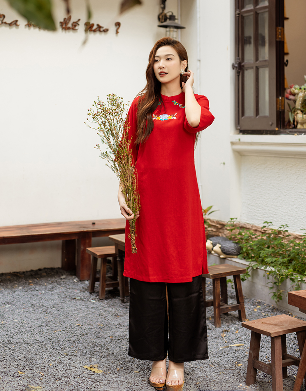Áo Dài Cách Tân Mẫu Tam Hoa Với 3 Gam Màu Đỏ, Vàng, Kem Thiết Kế Kèm Chân  Váy Siêu Xinh Và Quyến Rũ | Shopee Việt Nam