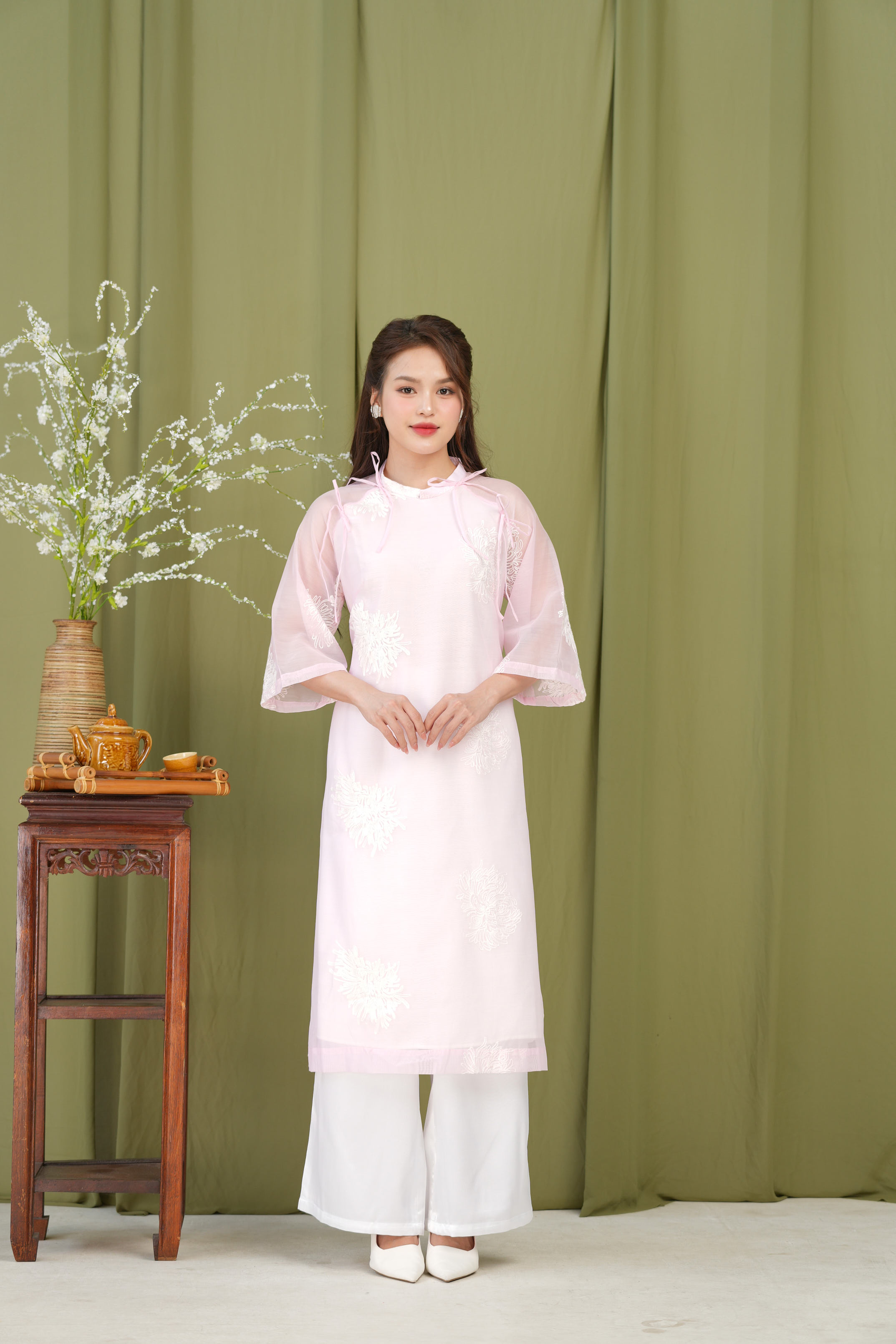 Áo Dài Thanh An Hai Lớp Thắt Dây Chất Liệu Tơ Thêu Lót Lụa Hàn Swanlake (Không bao gồm quần) - L11454LW01