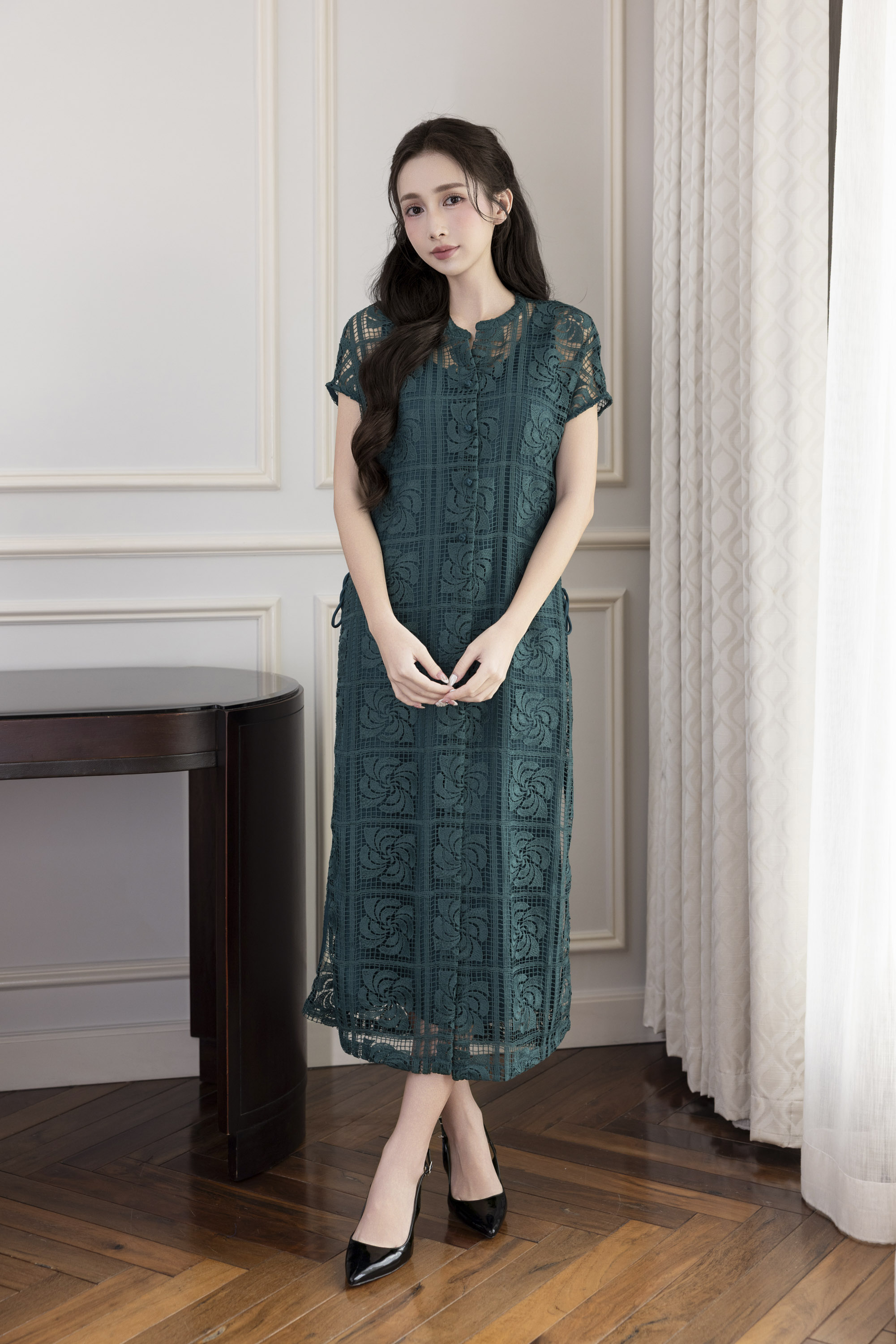 Váy Đầm Nữ Maxi Suông Sát Nách Cổ Tim Vải Ren Đính Hoa 3D Sang Trọng Đi Tiệc - D12869LW01