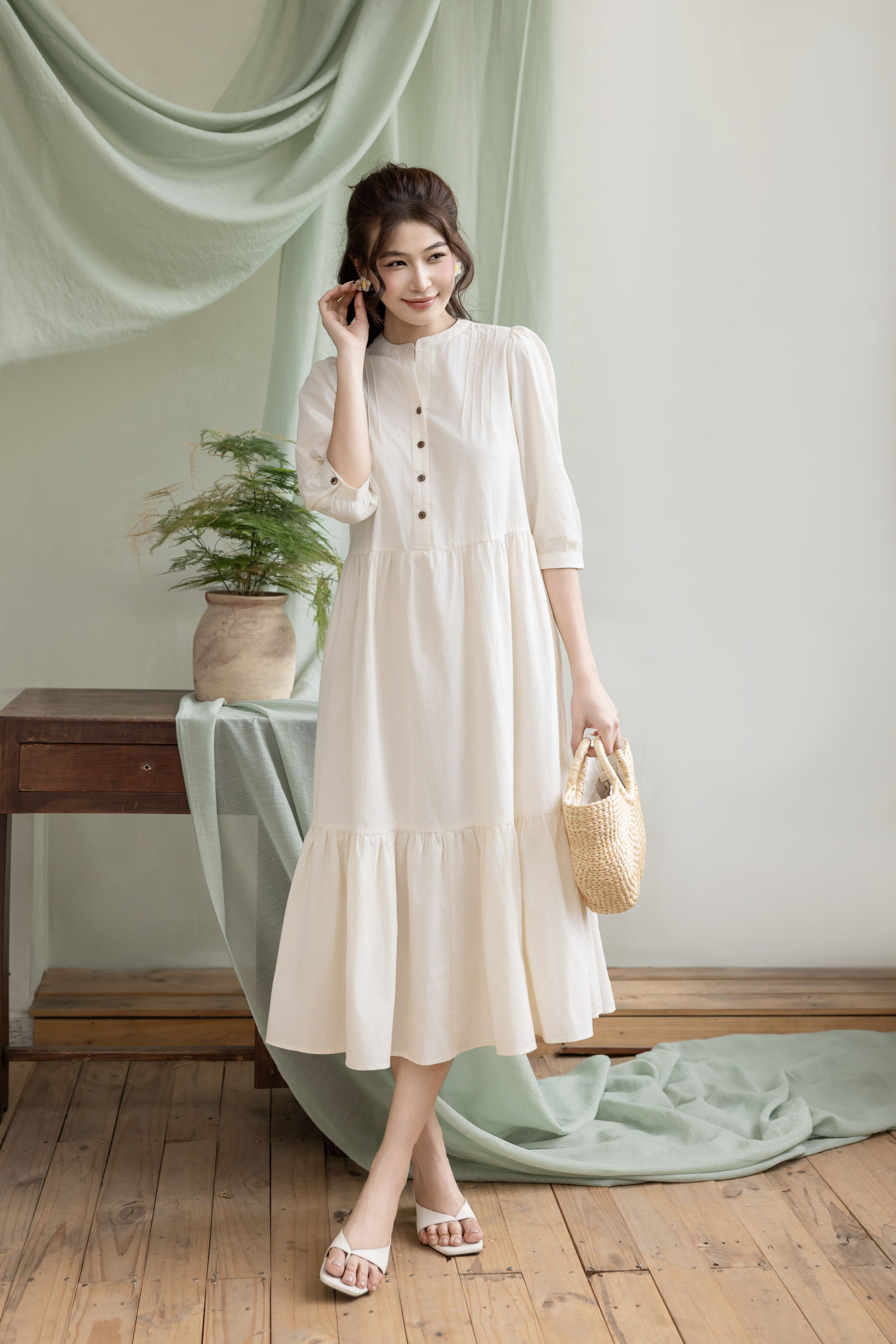 Swanlake | Váy Đầm Phom A Cổ Trụ Chất Liệu Cotton - D12355LW01