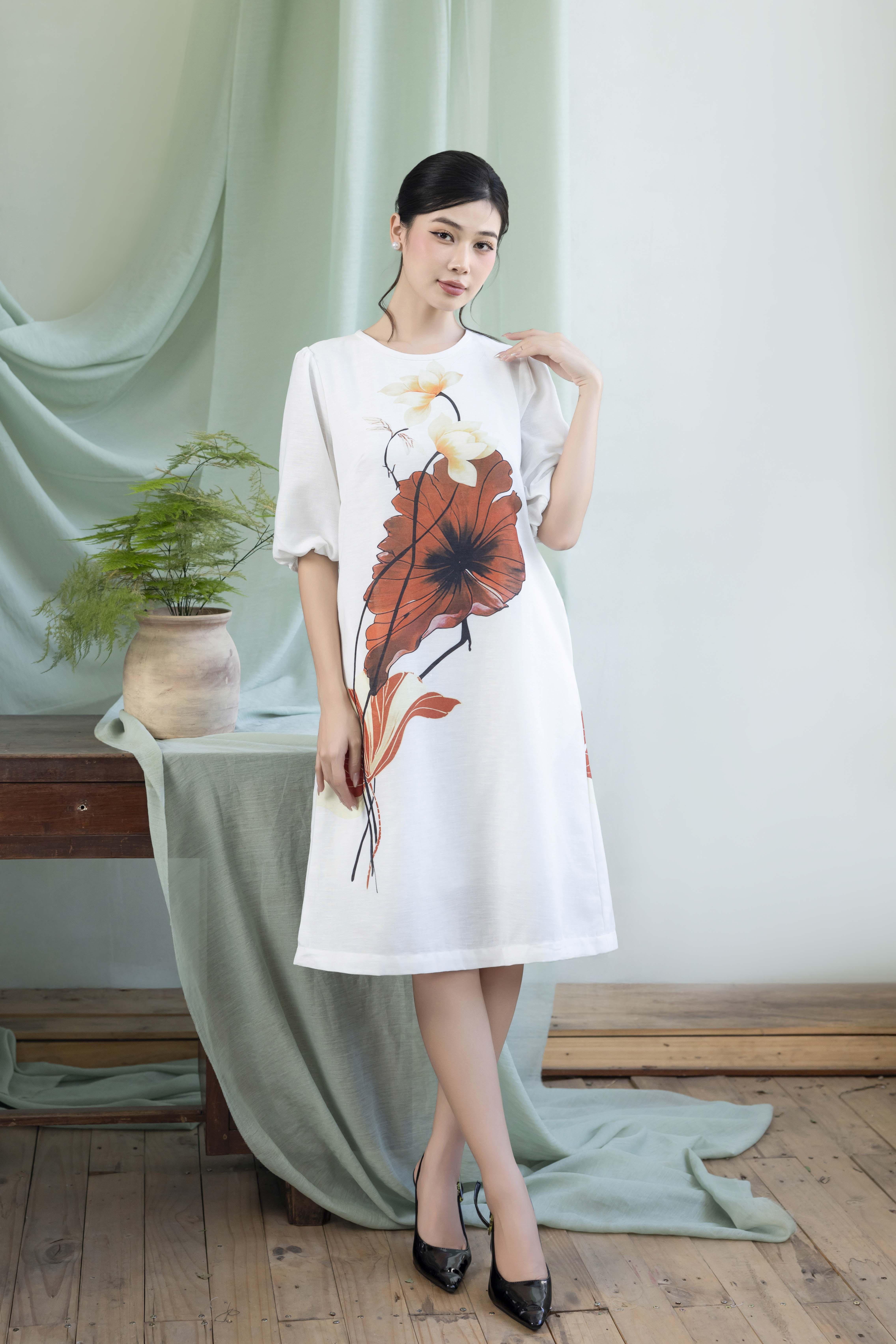Đầm Phom A Dài Qua Gối Linen Lụa In Hoa Mảng Lớn - D12072LW01