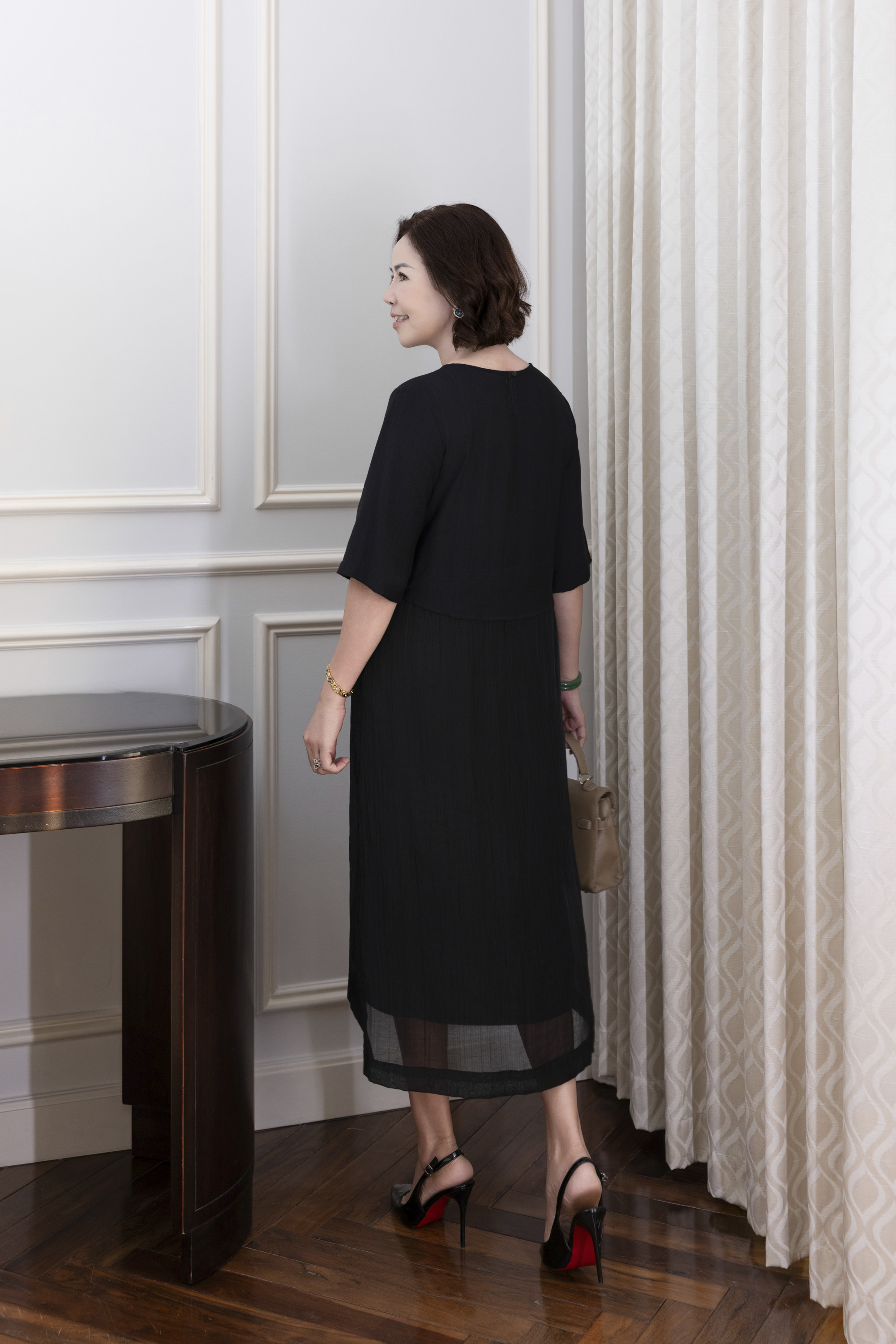 M Collection | Đầm Trung Niên Phom Suông Dài Lụa Hàn Phối Tơ Xốp Thêu Mặc Hằng Ngày D12353LW01