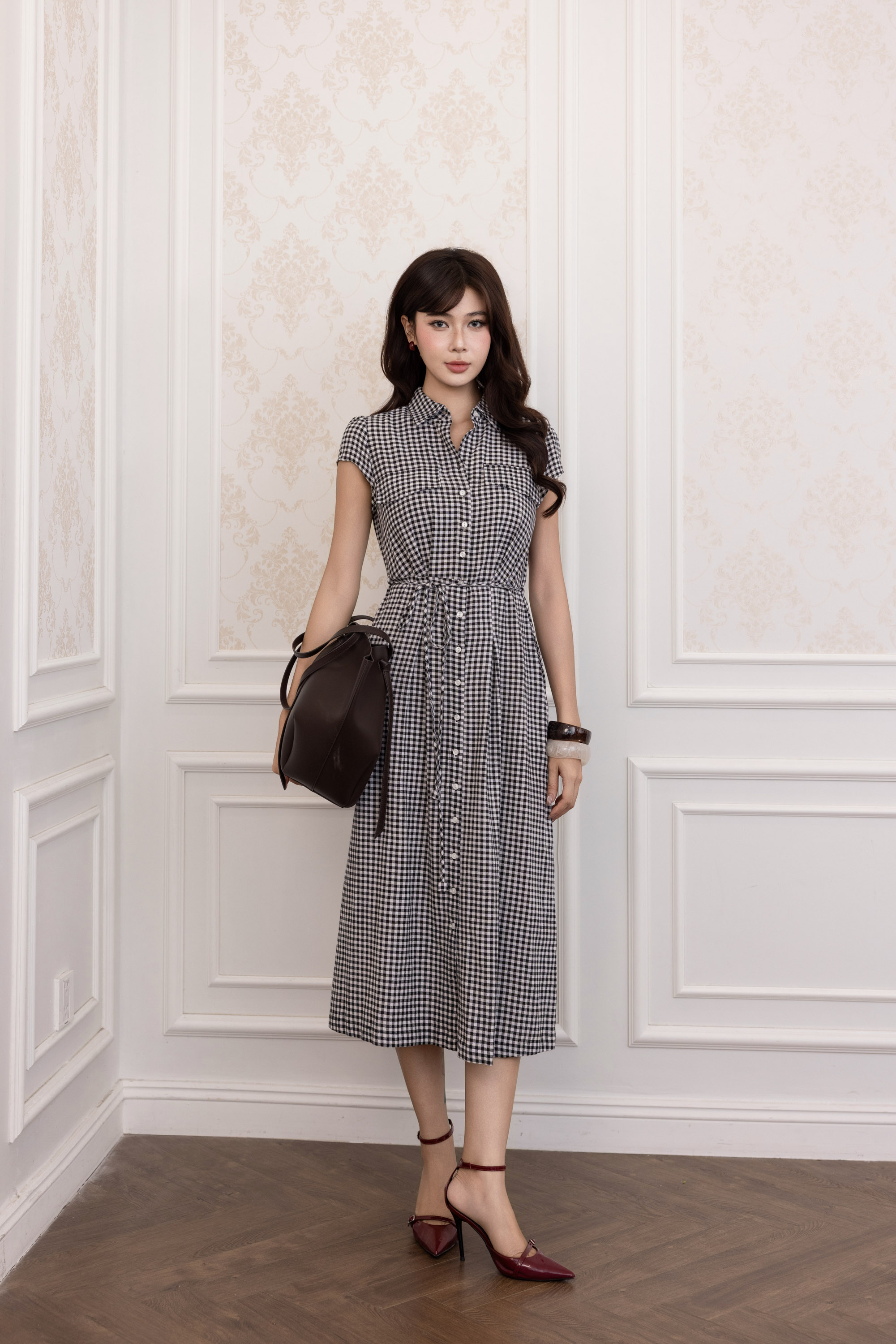 SWANLAKE | Váy Đầm Nữ Sơ Mi Caro Vải Linen Tay Ngắn Chiết Eo Buộc Dây Công Sở Dạo Phố D13800LW01