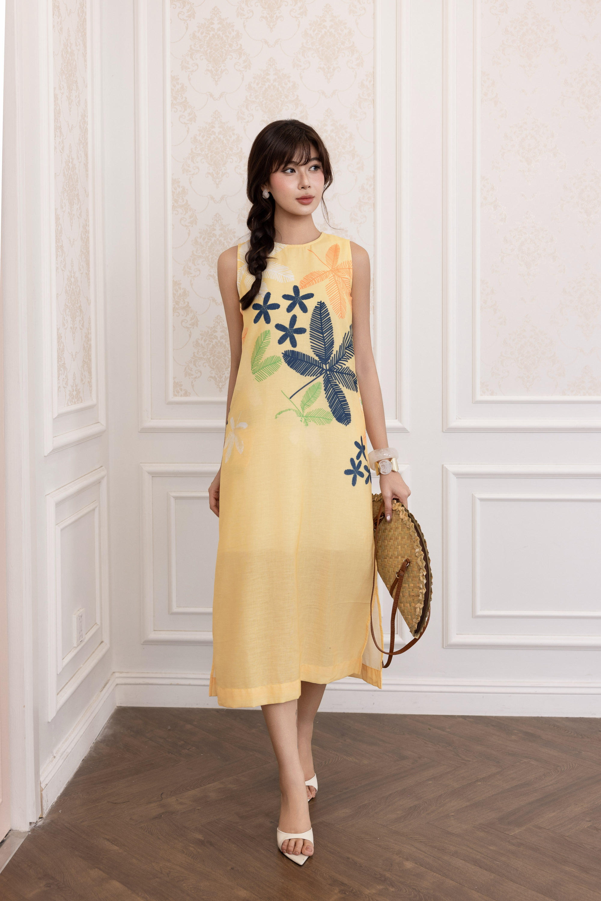 SWANLAKE | Váy Đầm Nữ Maxi Suông Sát Nách Xẻ Tà Linen Lụa In Hoa Cổ Tròn Du Lịch Biển Hè D12380LW06