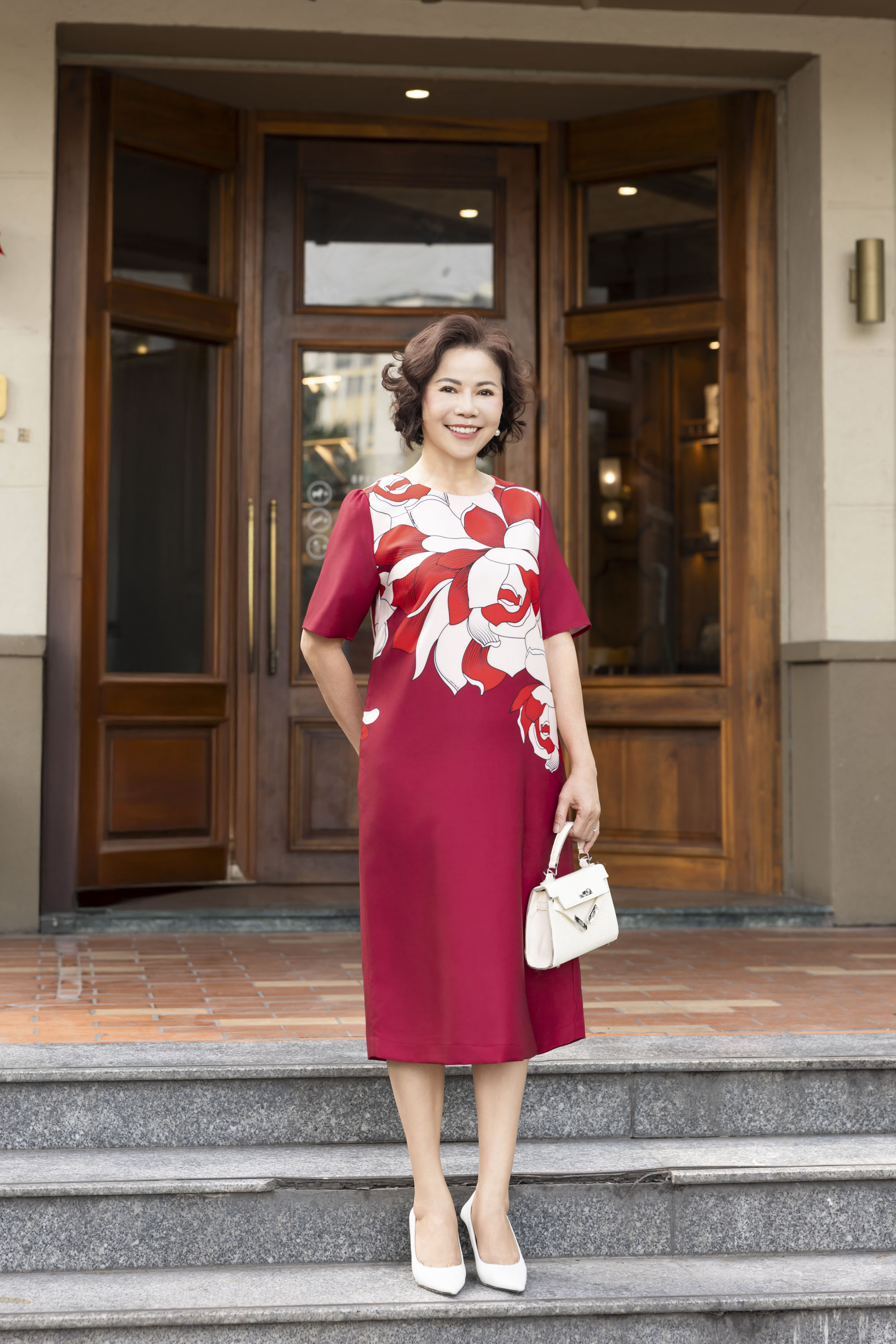 M COLLECTION | Đầm Lụa Day Co Giãn Chân Bông Đi Tiệc Trung Niên, Tặng Mẹ Sang Trọng D12571LW01