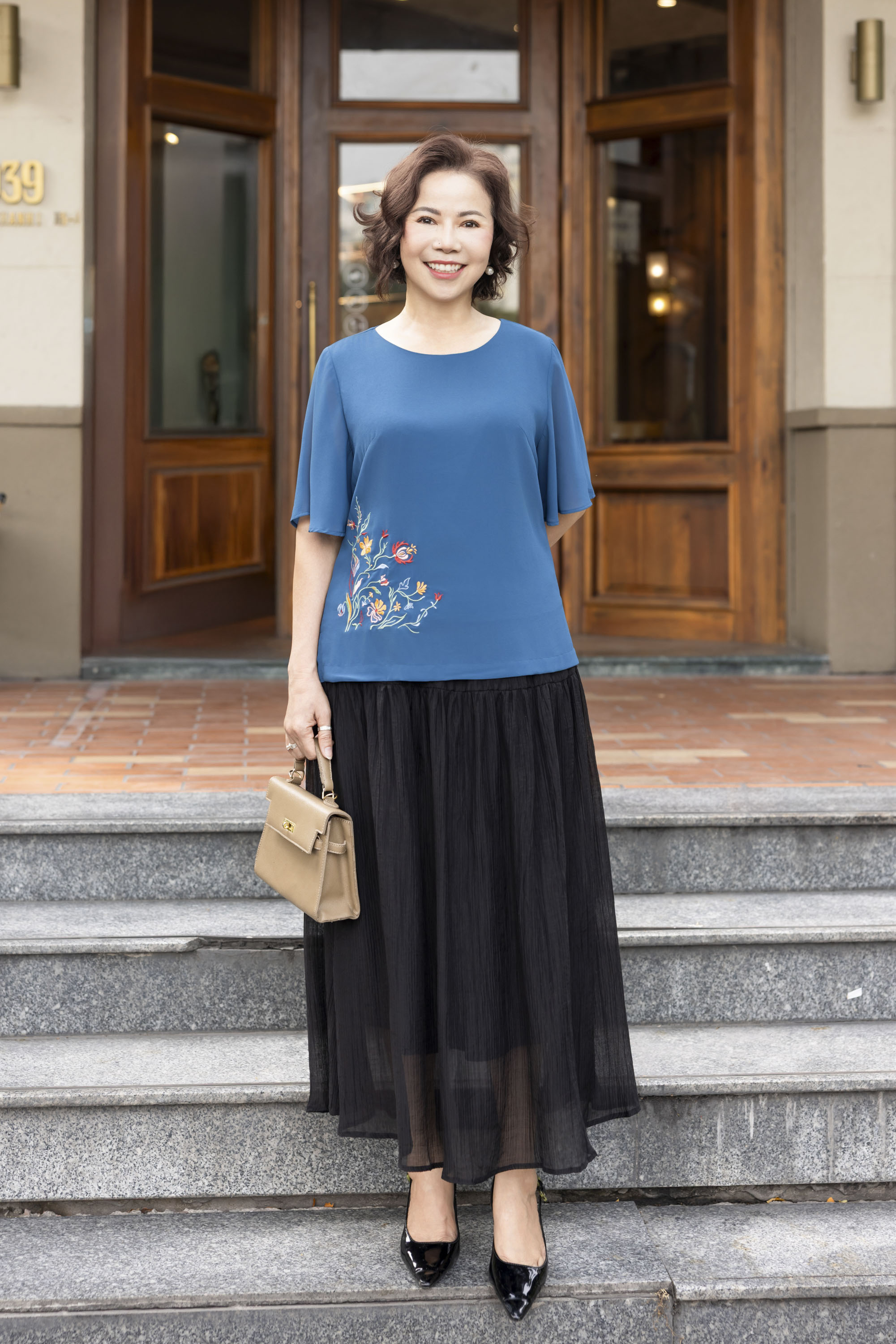 M COLLECTION | Áo Trung Niên Tay Cánh Tiên Tặng Mẹ Sang Trọng Lụa Chiffon Thêu A12084LW02