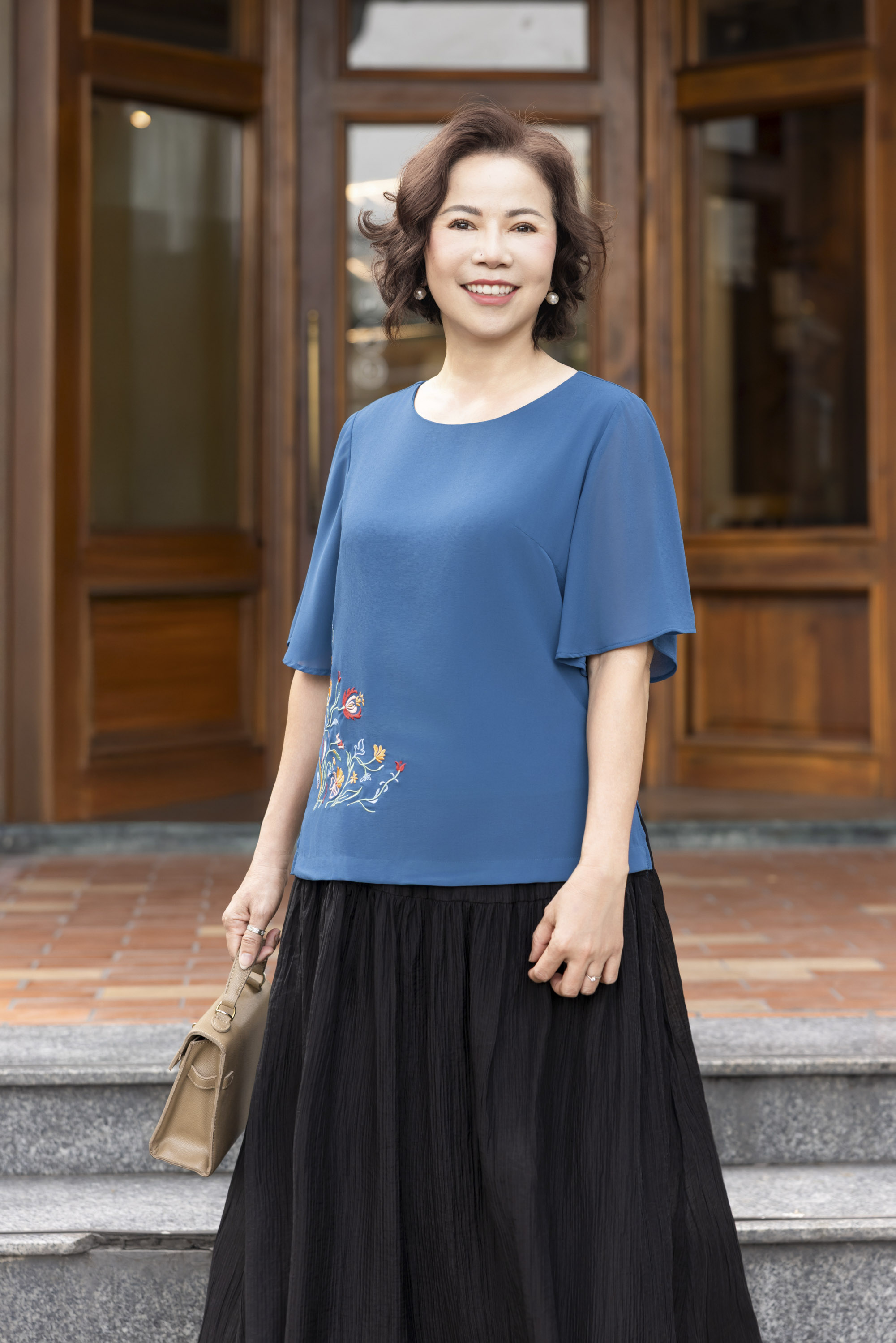 M COLLECTION | Áo Trung Niên Tay Cánh Tiên Tặng Mẹ Sang Trọng Lụa Chiffon Thêu A12084LW02