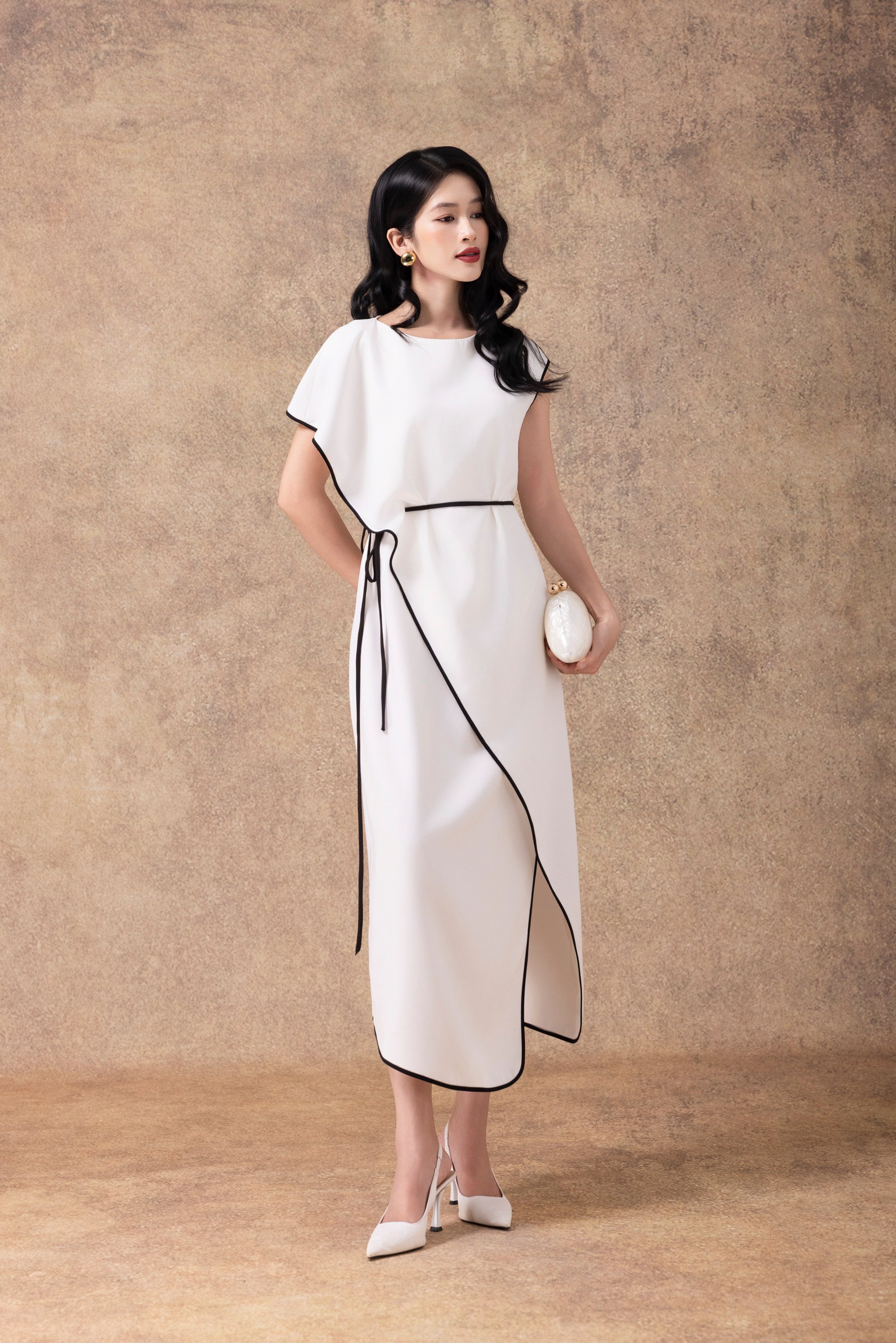 SWANLAKE | Váy Đầm Maxi Dự Tiệc Lụa Dày Cao Cấp Sang Trọng Cổ Tròn Tay Ngắn Dây Thắt Eo D13136LW01