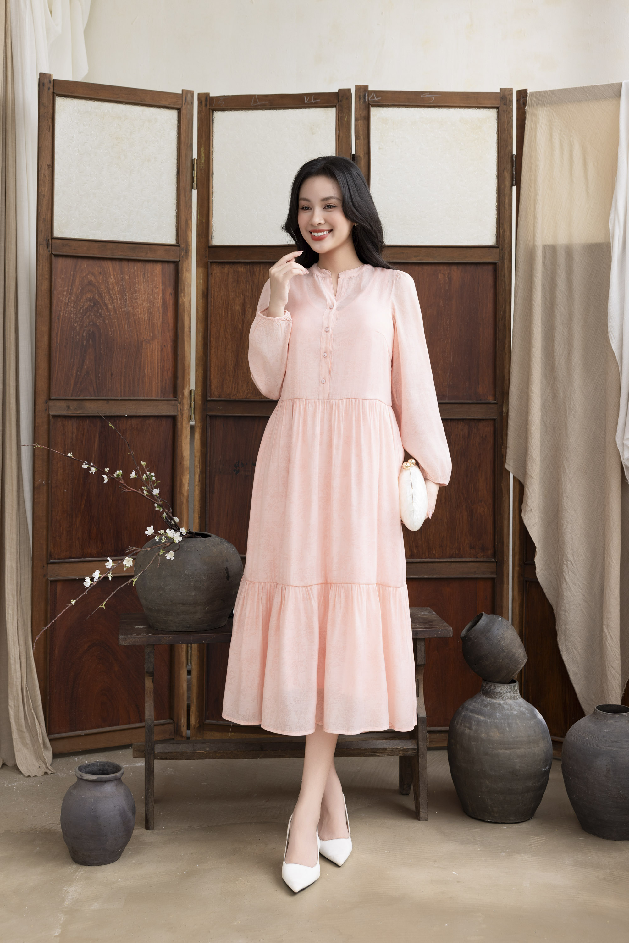 SWANLAKE | Váy Đầm Maxi Nữ Hai Lớp Rời Cổ Trụ Tay Dài Cài Nút Chất Tơ In Lót Lụa Hàn Đi Tiệc D12073LW10