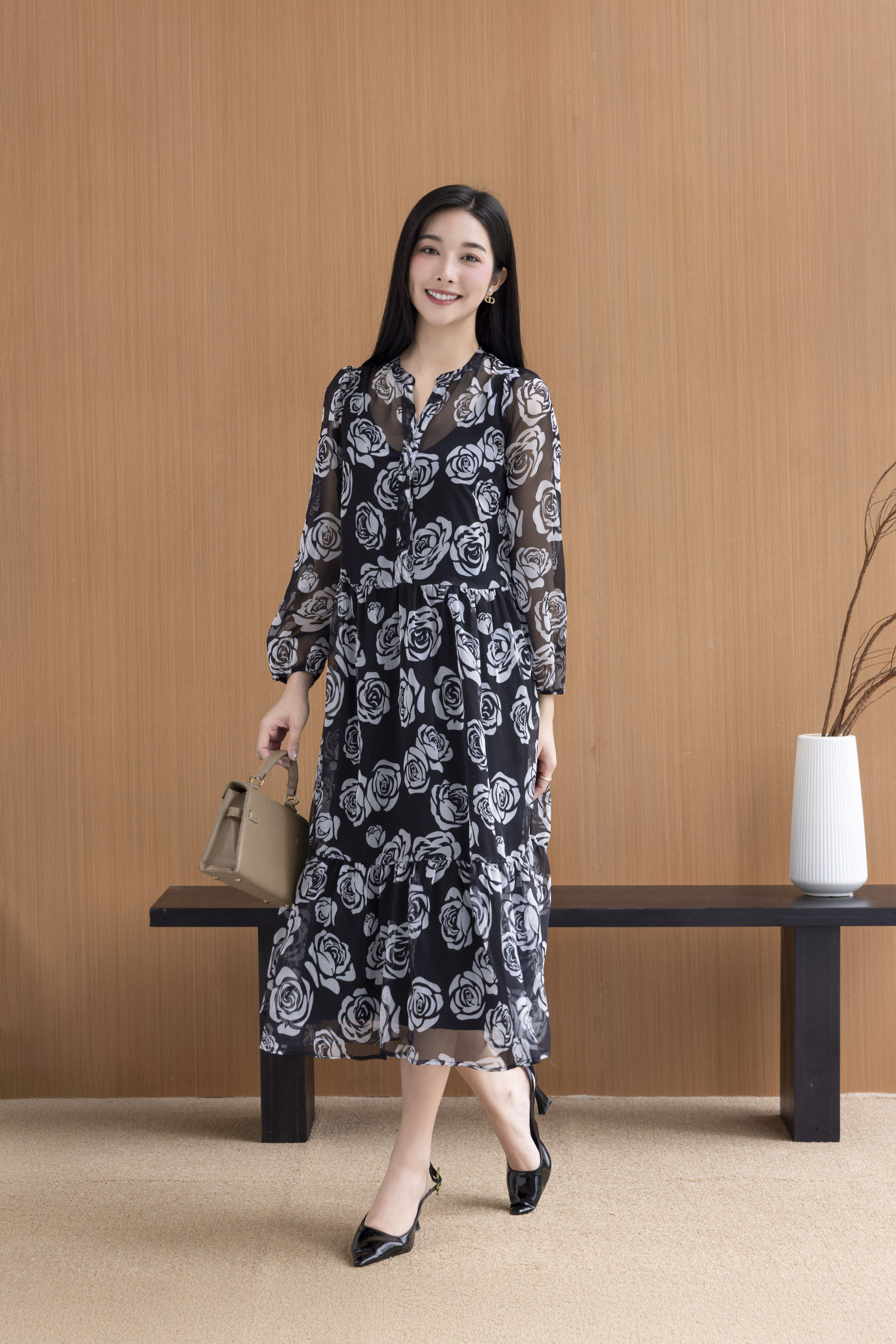 SWANLAKE | Váy Đầm Nữ Maxi Suông Xòe 2 Lớp Cổ Trụ Cài Nút Tay Dài Vải Tơ In Bông Hè Đi Biển D12073LW05