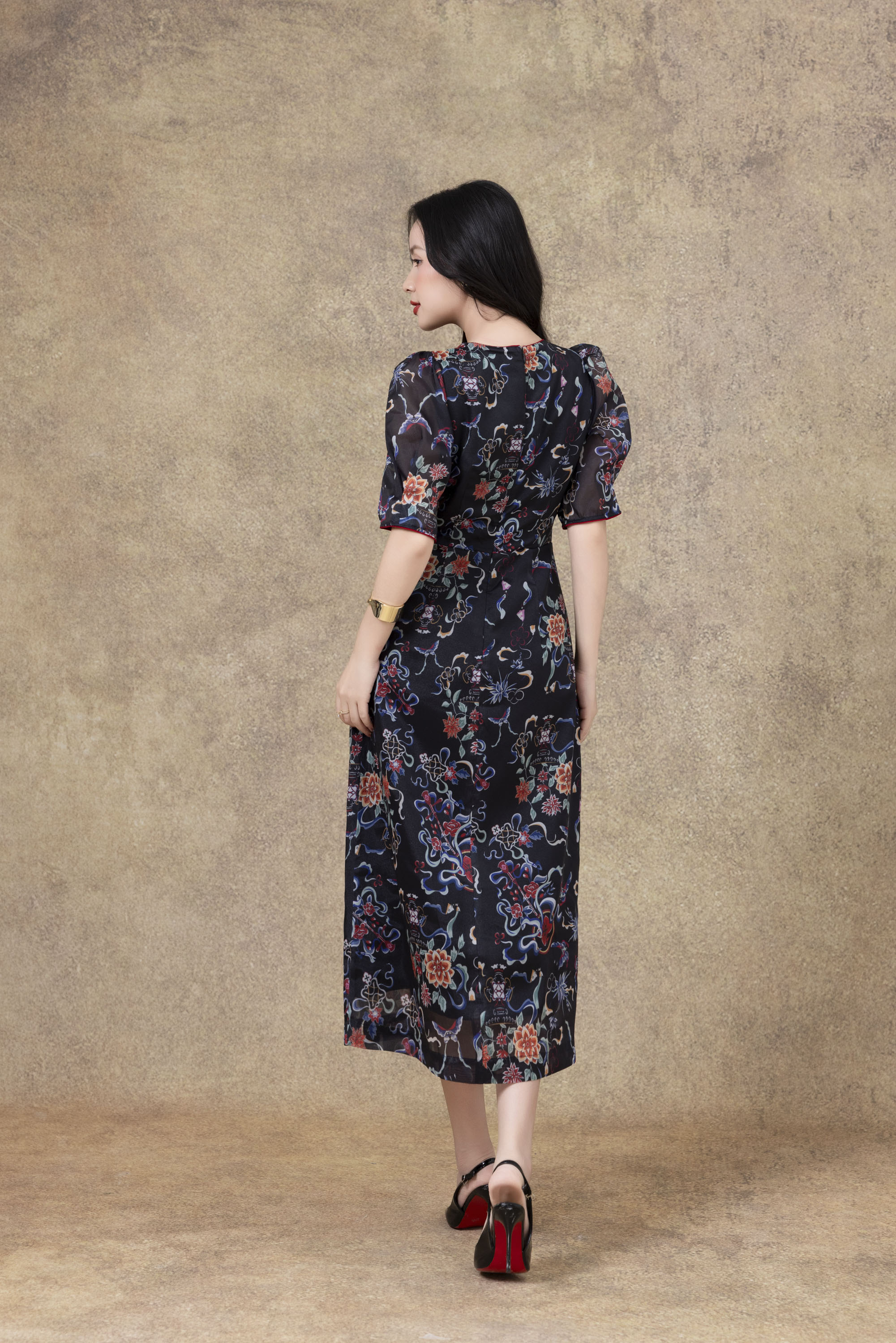 SWANLAKE | Váy Đầm Nữ Maxi Suông Vải Tơ In Hoa Cổ Tròn Tay Bí Phồng Chiết Eo Đi Tiệc Công Sở D13245LW01