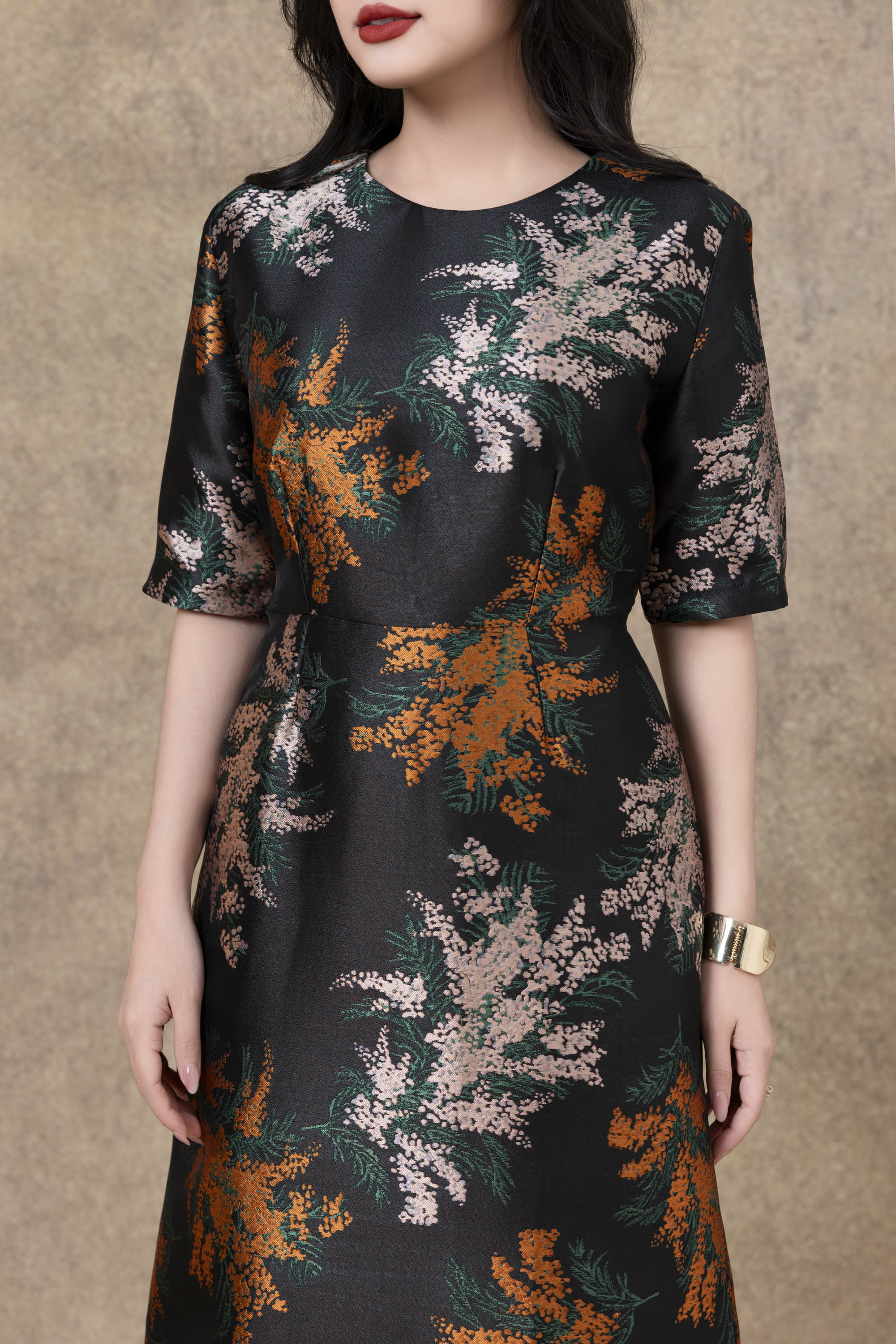 SWANLAKE | Váy Đầm Nữ Maxi Suông Cổ Tròn Vải Gấm Bông Chiết Eo Tay Lỡ Sang Trọng Đi Tiệc D13279LW01