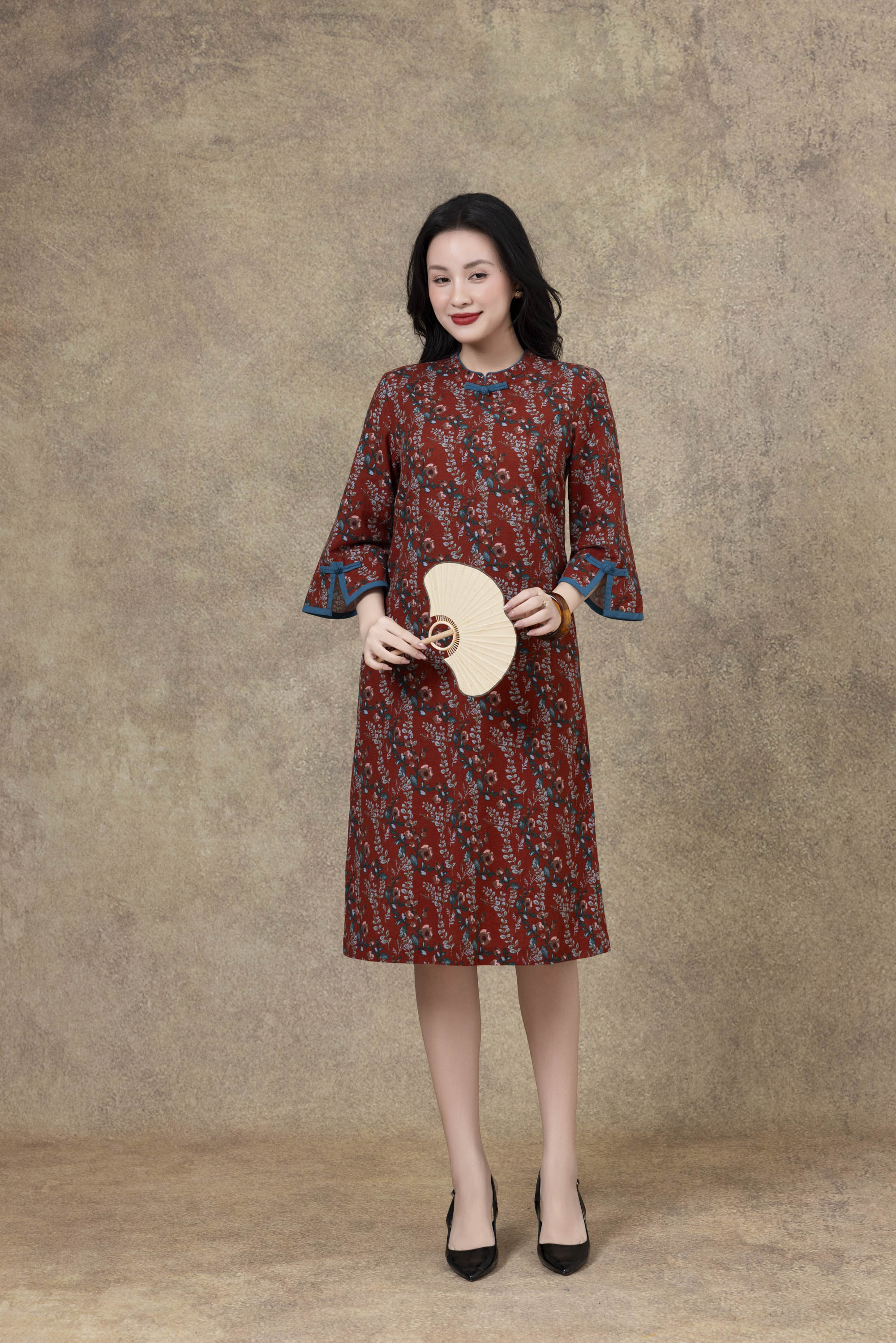 SWANLAKE | Váy Đầm Nữ Midi Suông Phom A Tay Lỡ Cổ Tàu Vải Linen Bông Sang Trọng Dự Tiệc D13241LW01