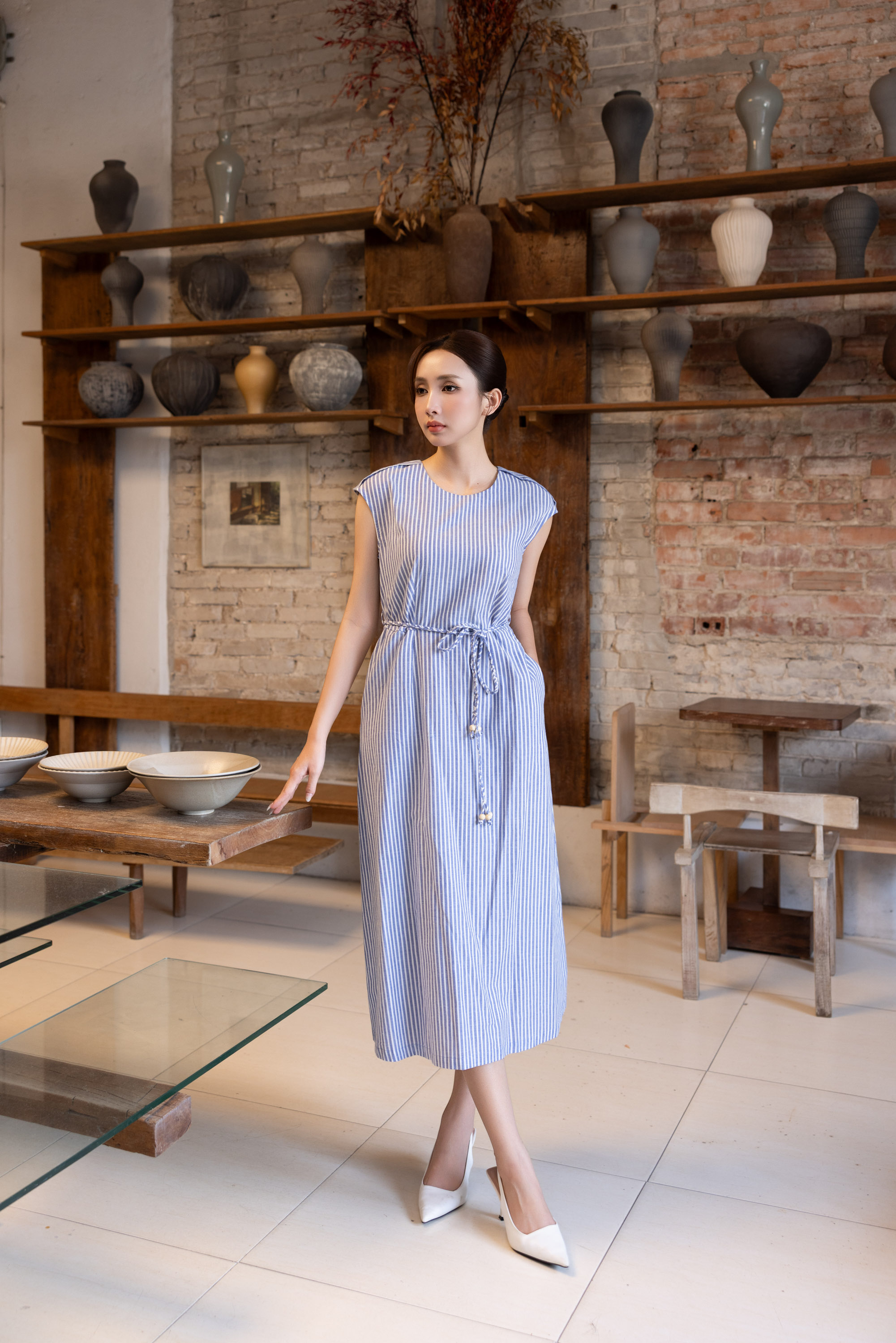Váy Đầm Nữ Suông Vải Cotton Sọc Cổ Tròn Tay Hến Dây Thắt Eo D13641LW01