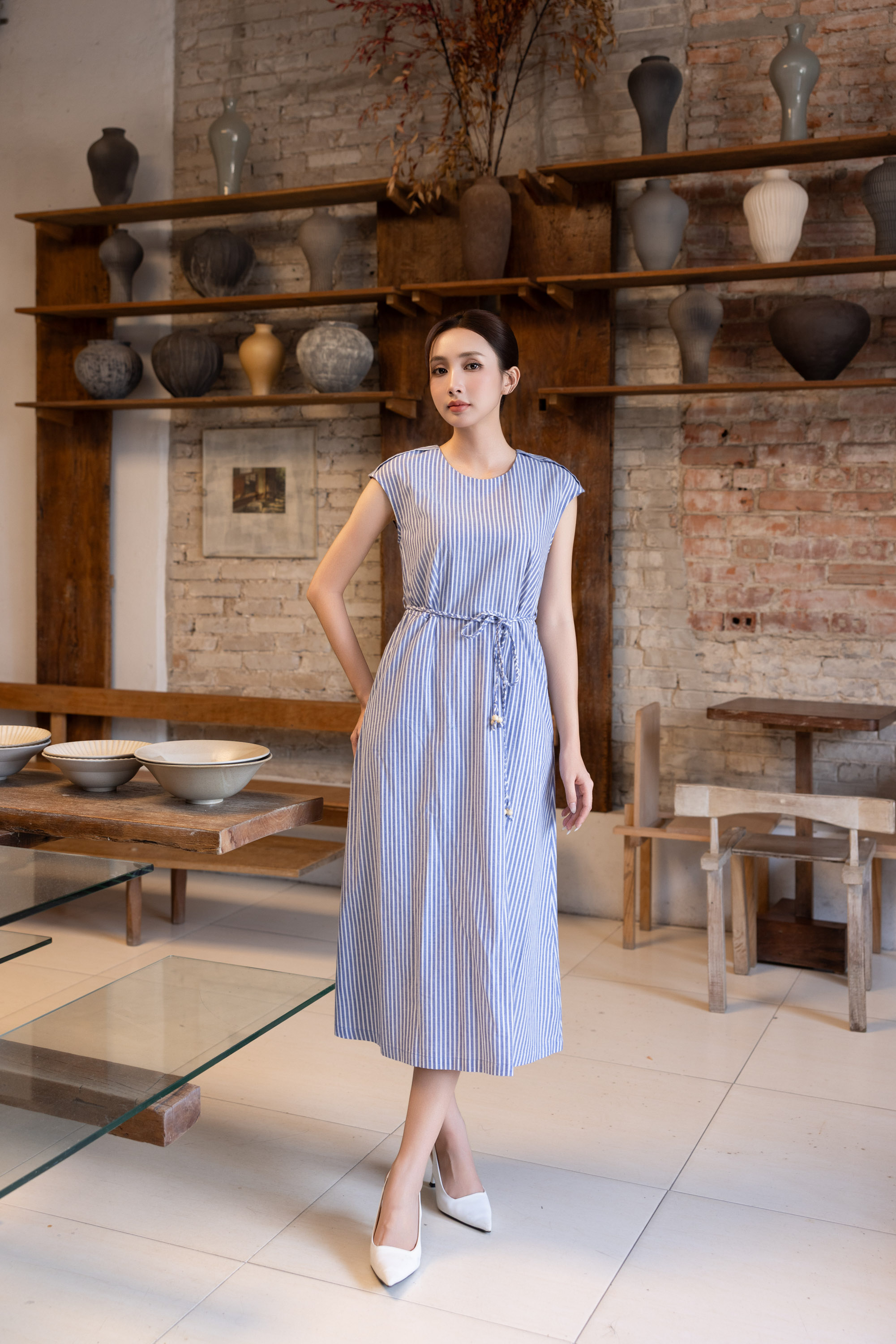 Váy Đầm Nữ Suông Vải Cotton Sọc Cổ Tròn Tay Hến Dây Thắt Eo D13641LW01