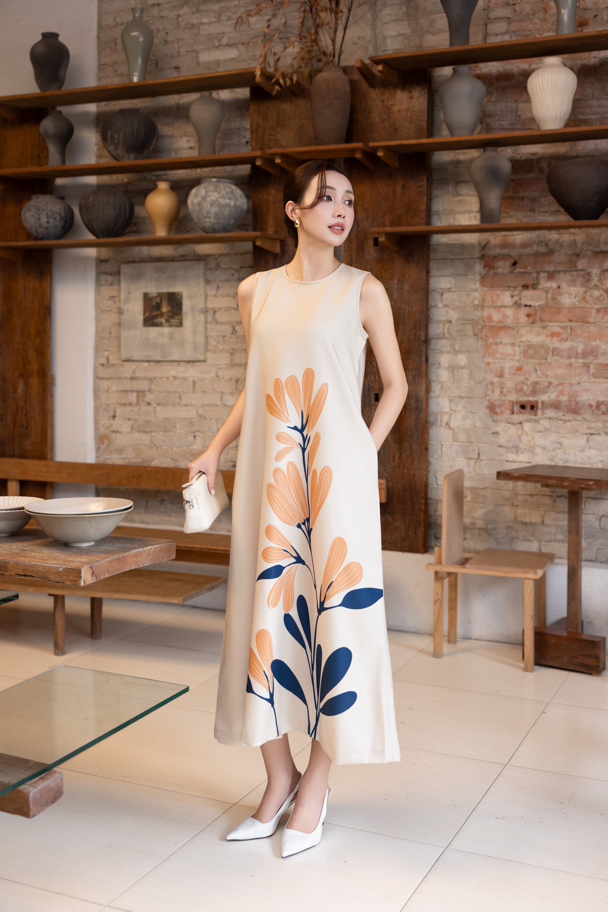SWANLAKE | Váy Đầm Nữ Maxi Suông Cổ Tròn Sát Nách In Hoa Vải Lụa Dày Đi Biển Du Lịch Hè D12095LW14