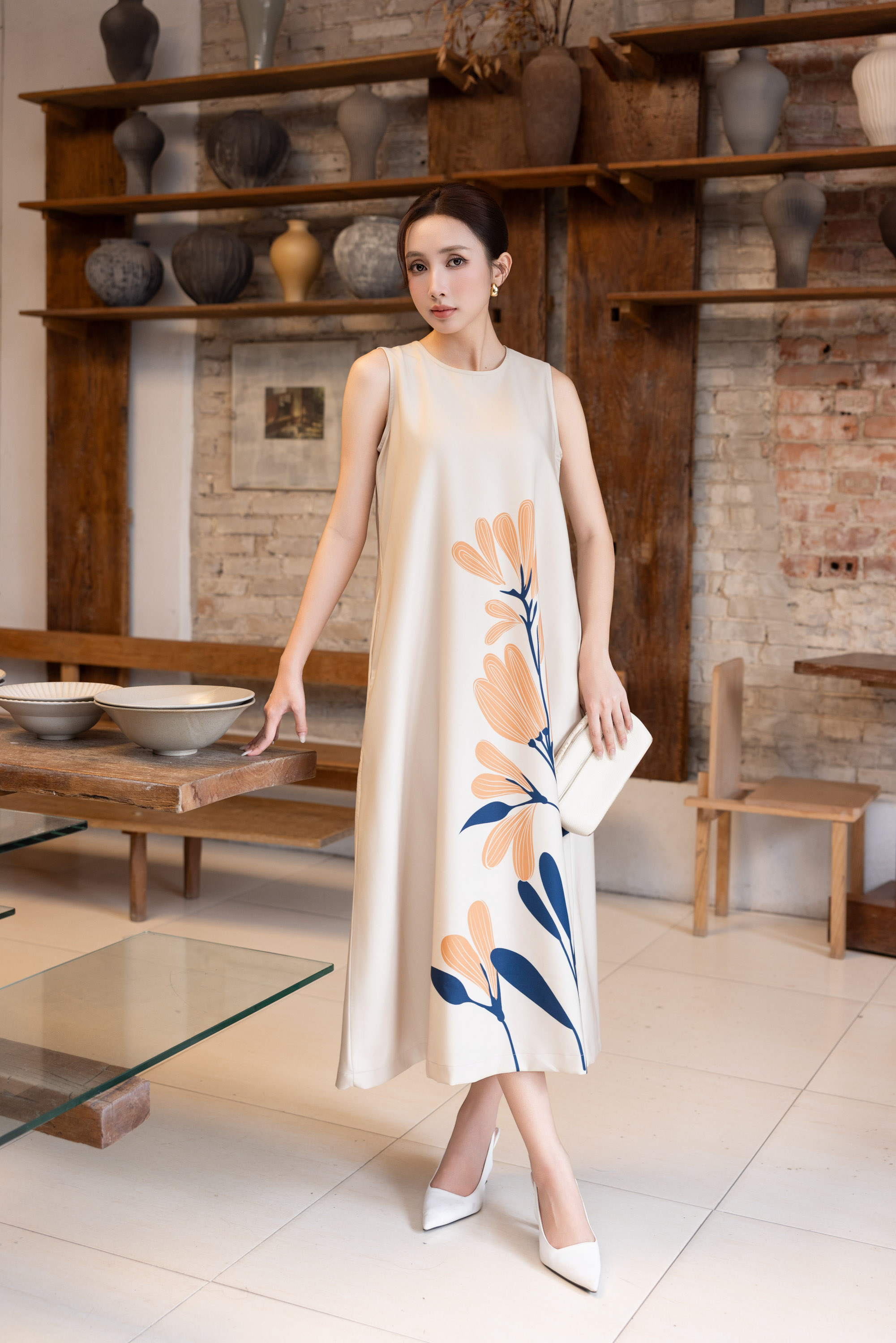 SWANLAKE | Váy Đầm Nữ Maxi Suông Cổ Tròn Sát Nách In Hoa Vải Lụa Dày Đi Biển Du Lịch Hè D12095LW14