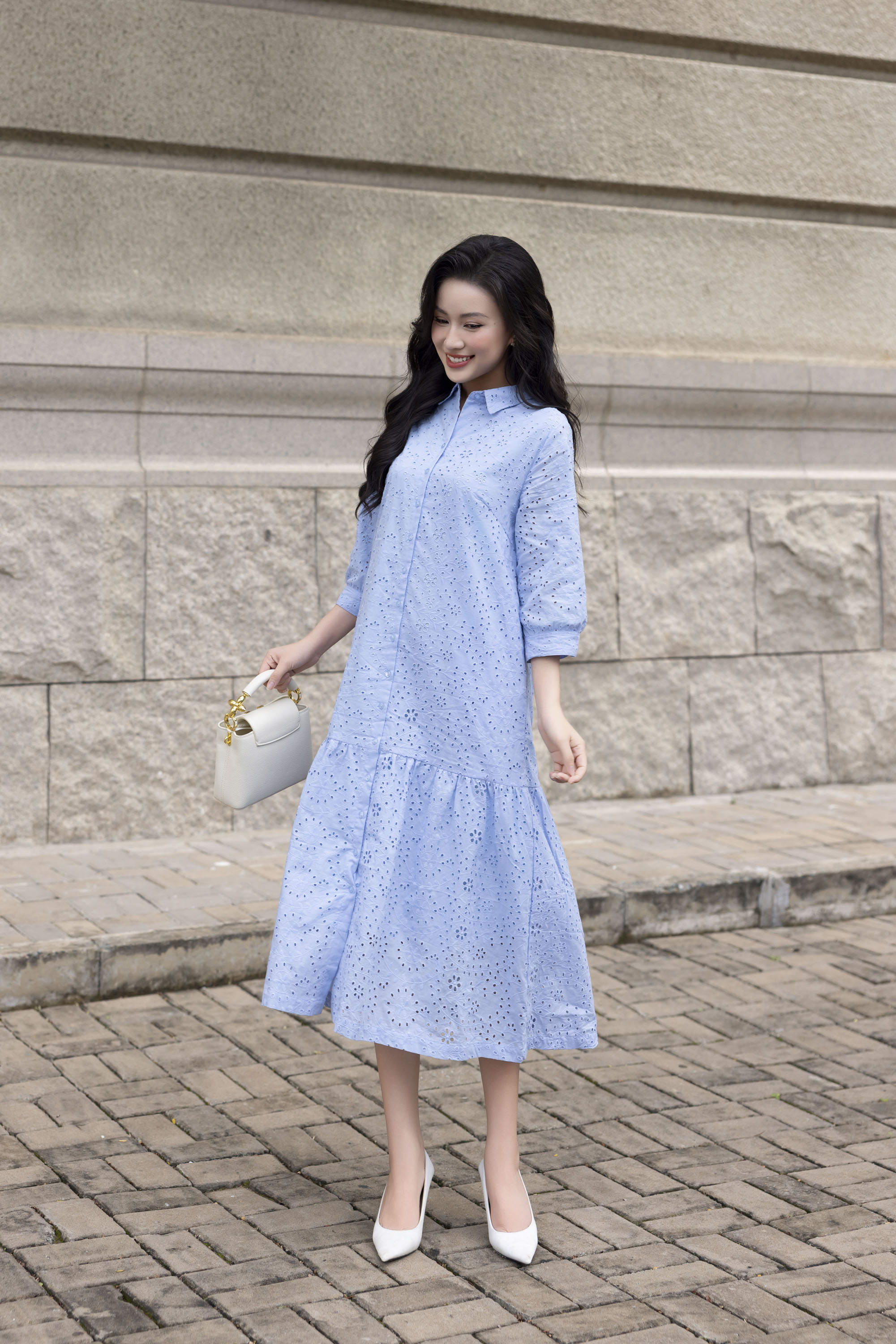 SWANLAKE | Váy Đầm Nữ Maxi Sơ Mi Suông Đuôi Cá Xòe Cotton Thêu Hoa Đục Lỗ Cài Nút Tay Nẹp Lỡ D12901LW01
