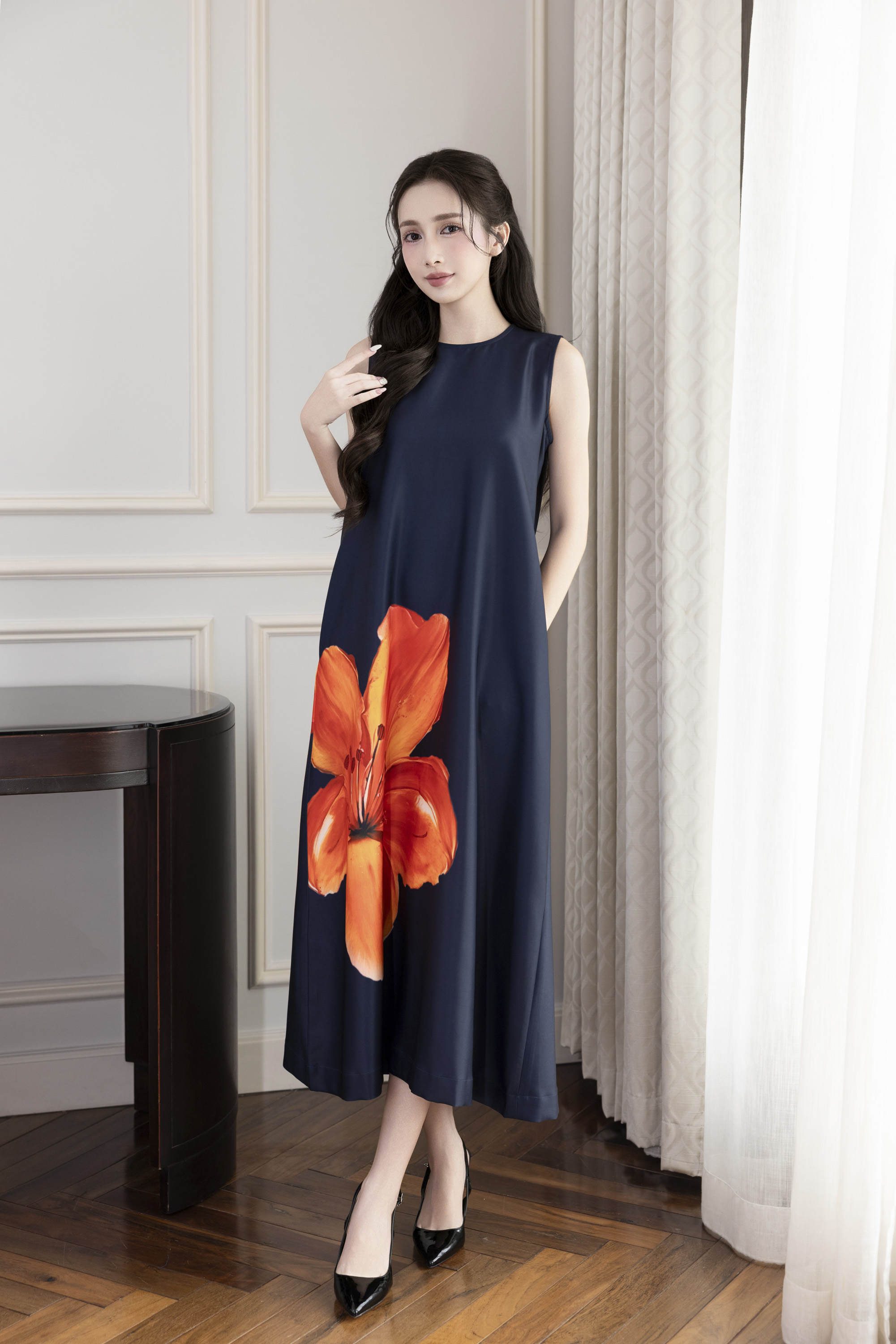 SWANLAKE | Váy Đầm Nữ Maxi Suông Sát Nách Cổ Tròn Chất Lụa Dày In Hoạ Tiết Hoa Đi Tiệc - D12095LW11