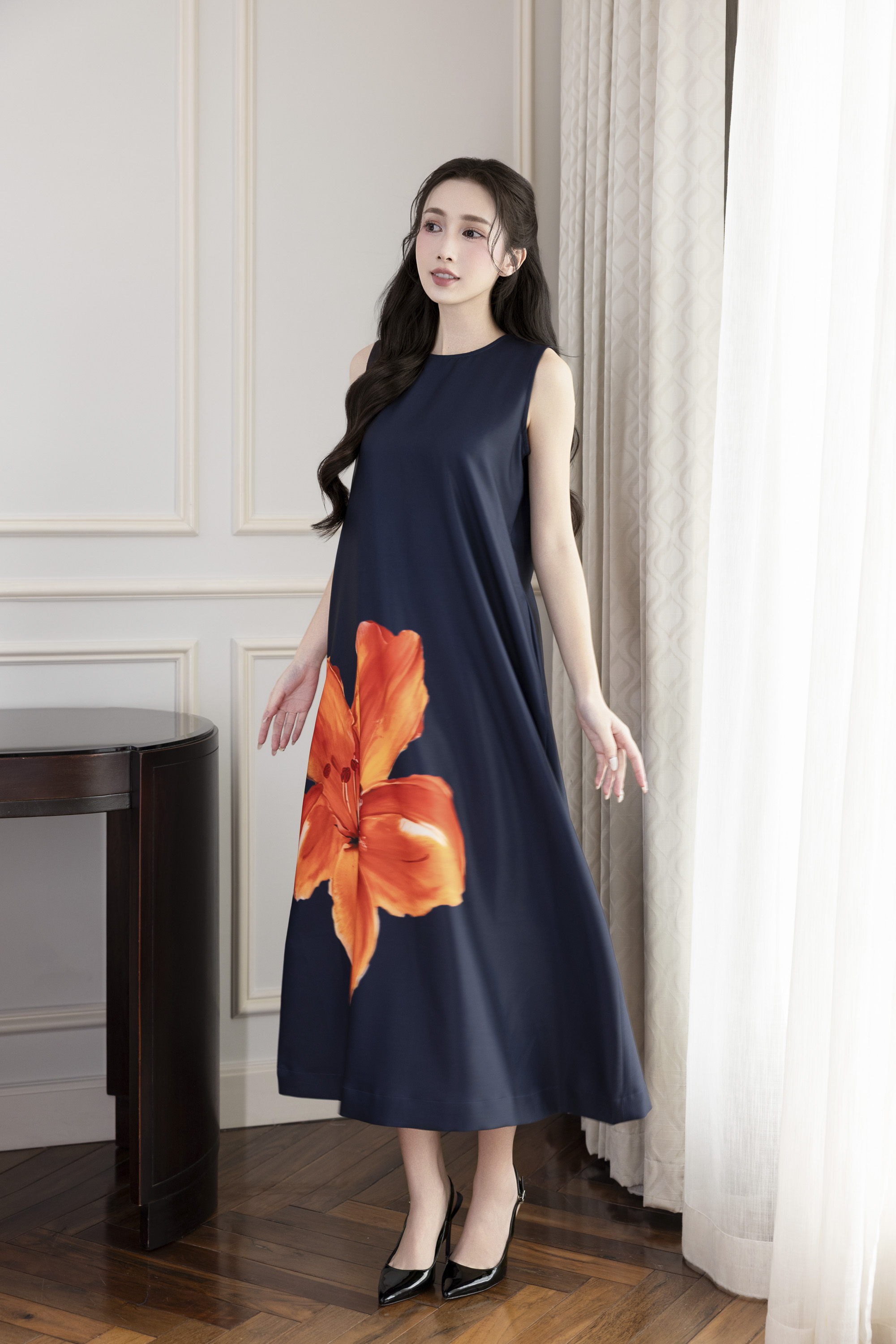 SWANLAKE | Váy Đầm Nữ Maxi Suông Sát Nách Cổ Tròn Chất Lụa Dày In Hoạ Tiết Hoa Đi Tiệc - D12095LW11