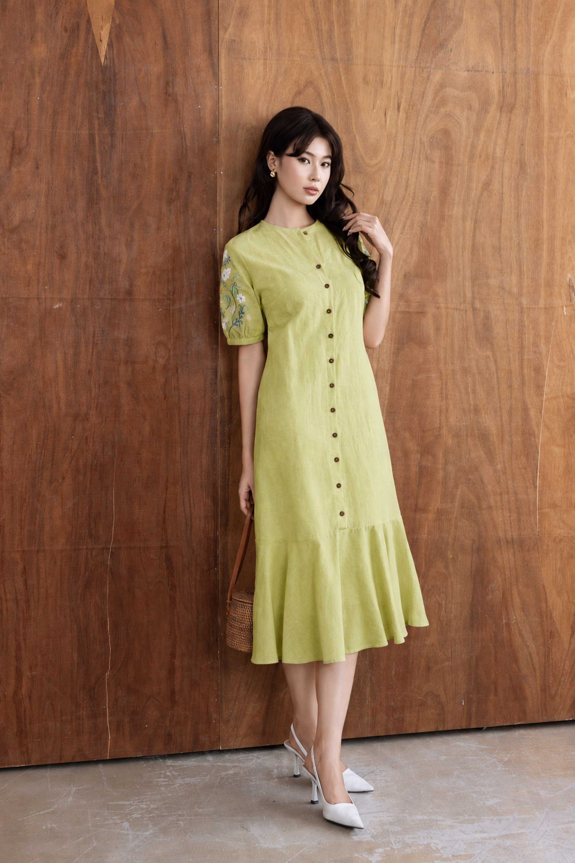 Đầm Nữ Suông Đuôi Cá Linen Cổ Tròn Tay Ngắn D13569LW01