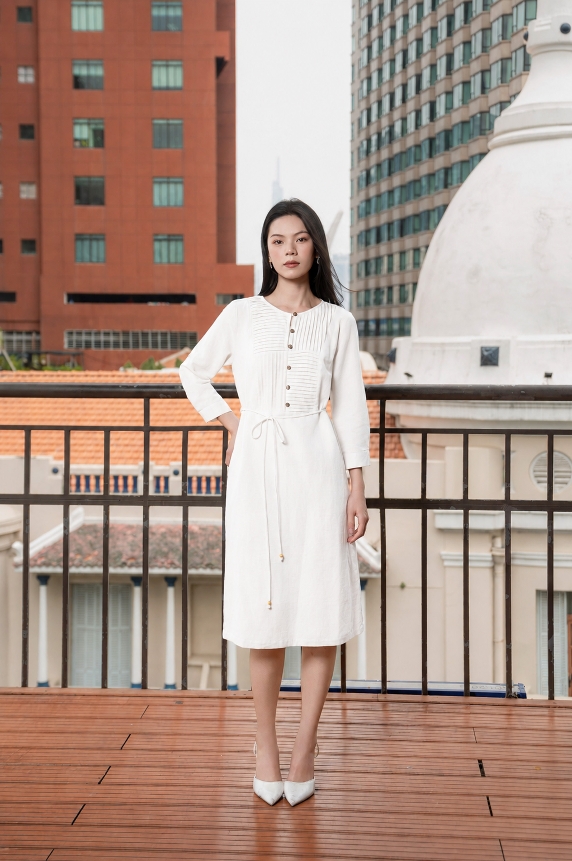 SWANLAKE | Váy Đầm Nữ Suông Cổ Tròn Cài Nút Tay Lỡ Vải Linen Dây Thắt Eo Công Sở Thanh Lịch D13306LW01